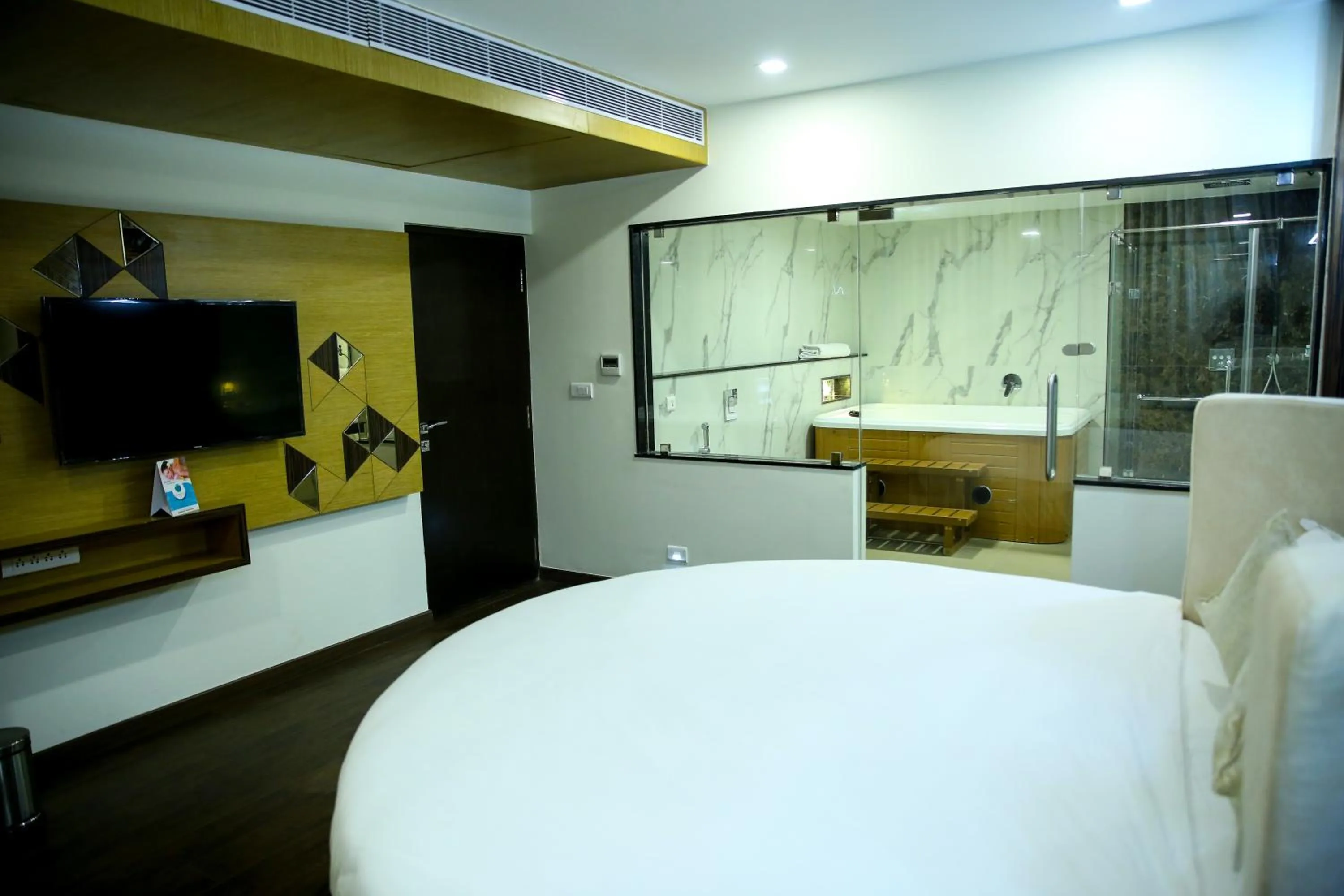 Other, Bed in Hotel Blossoms