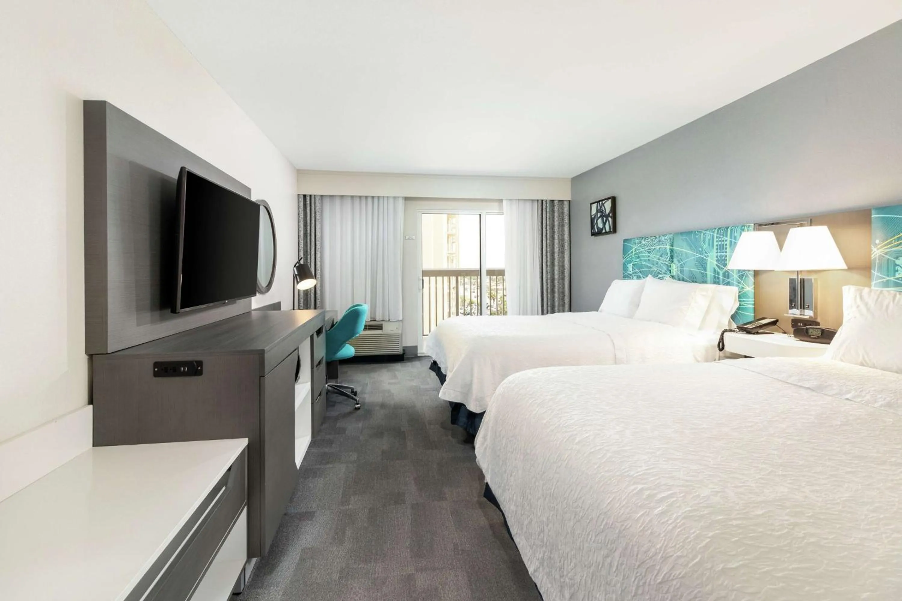 Bedroom, Bed in Hampton Inn Daytona Shores-Oceanfront