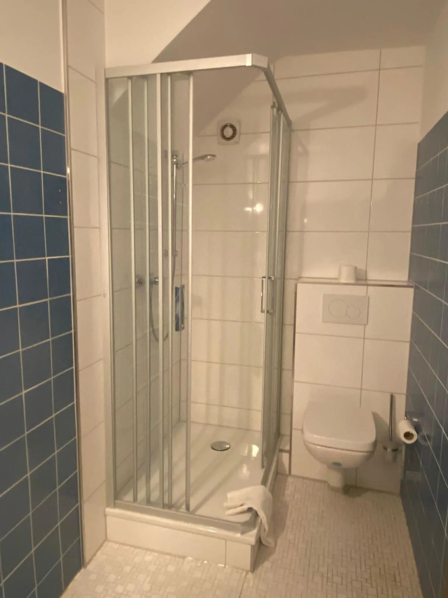 Bathroom in Brunnen Hotel