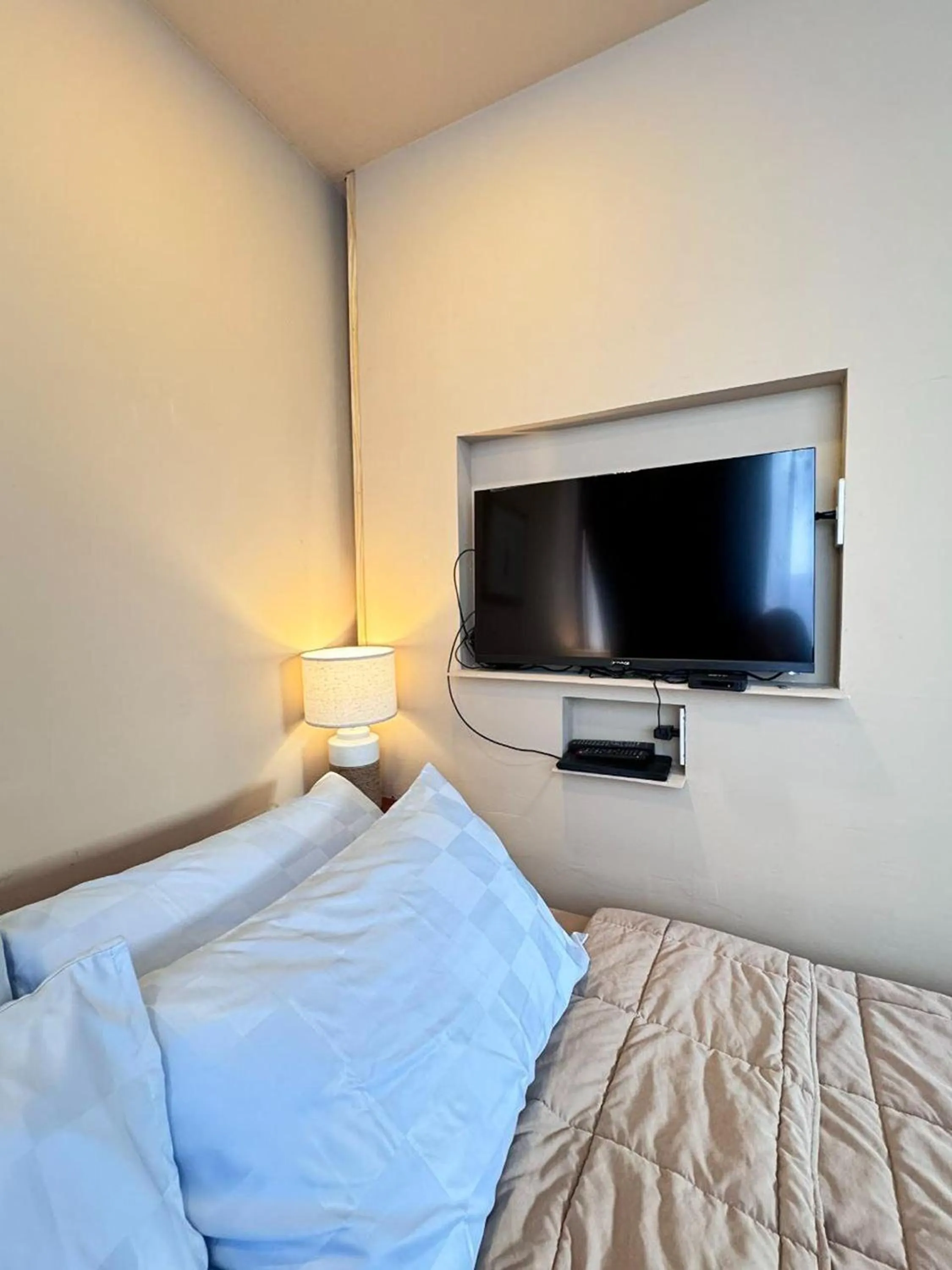 Bed in Blu Cabin Ari Stylish Gay Poshtel