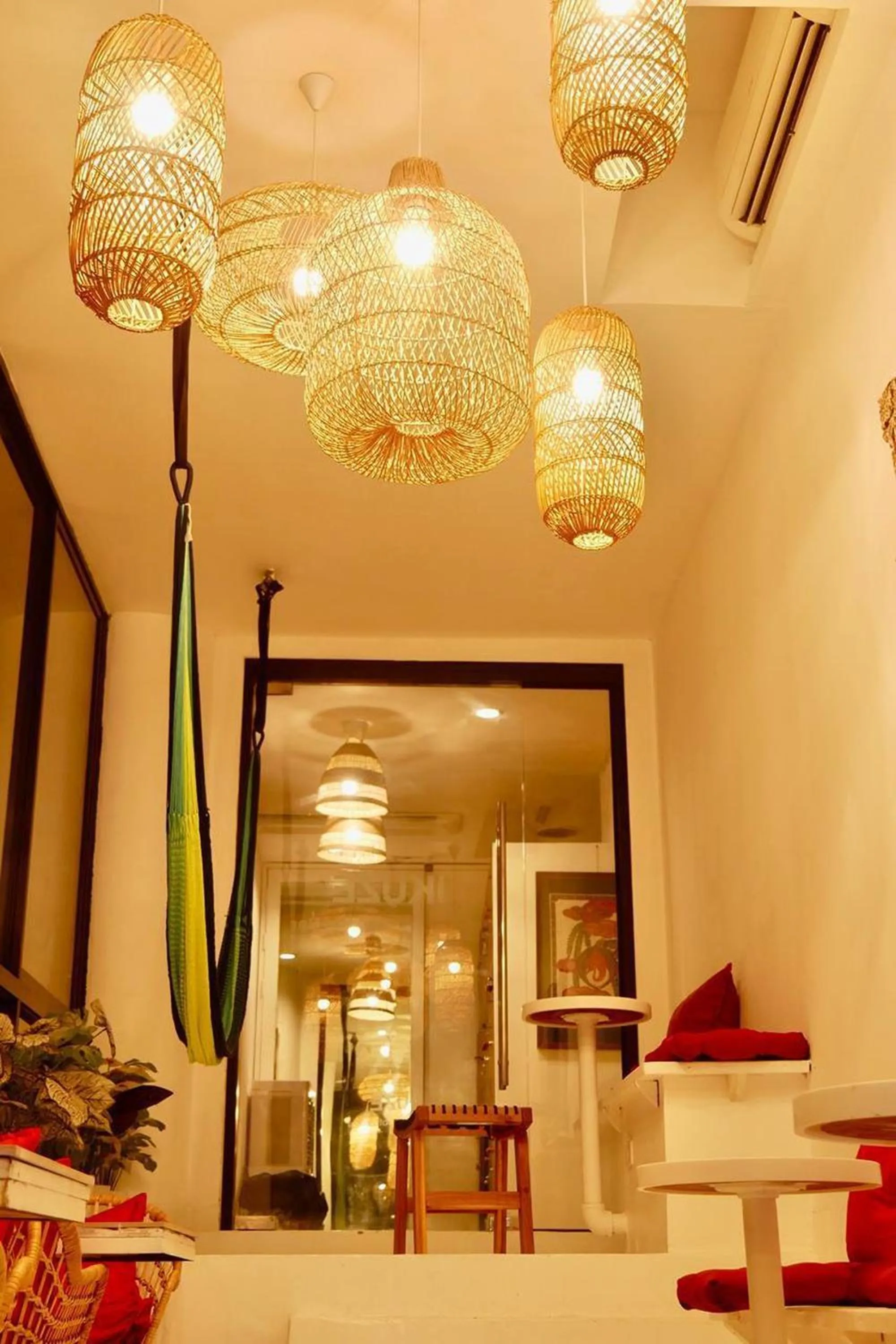 Lounge or bar in Blu Cabin Ari Stylish Gay Poshtel