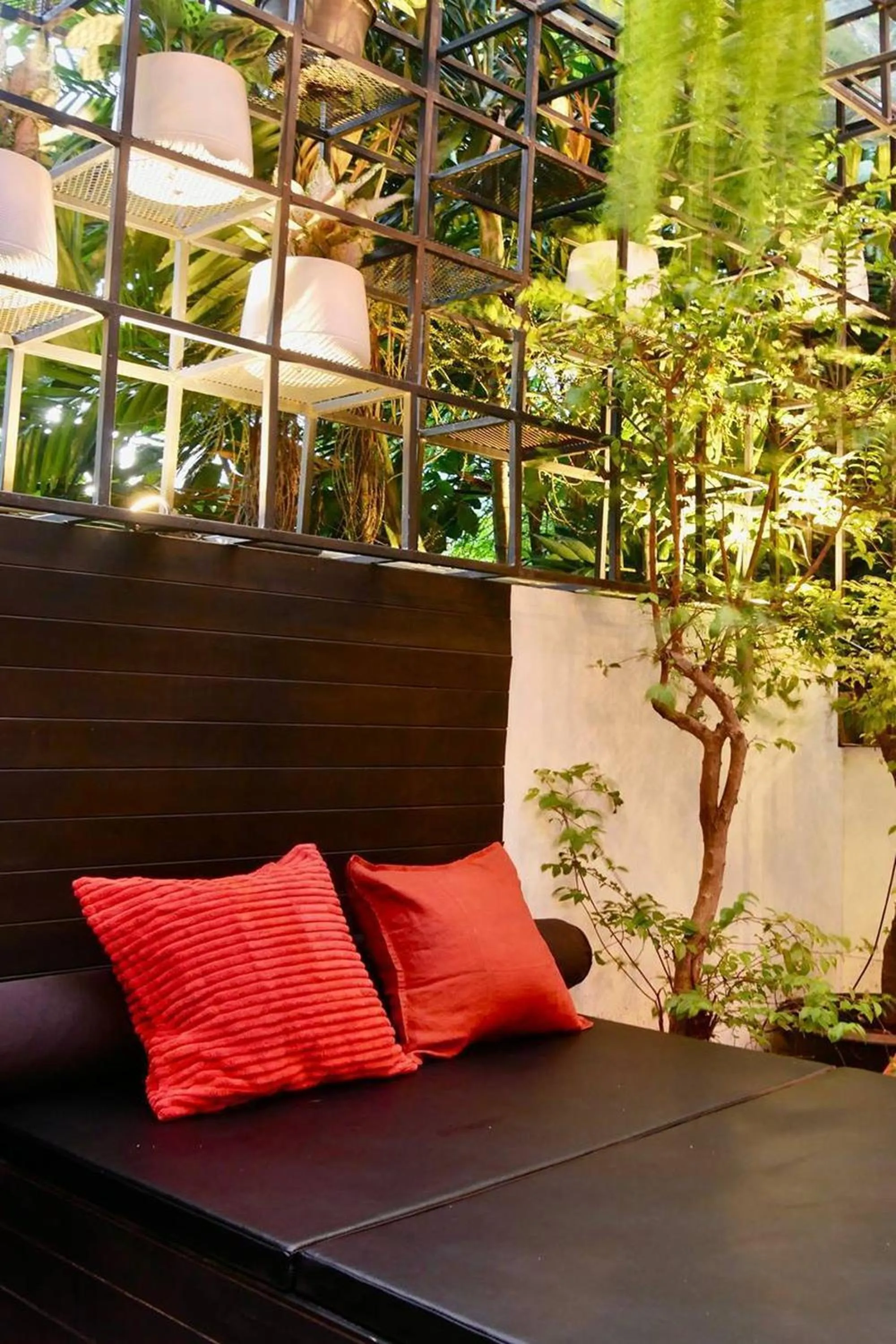 Lounge or bar in Blu Cabin Ari Stylish Gay Poshtel