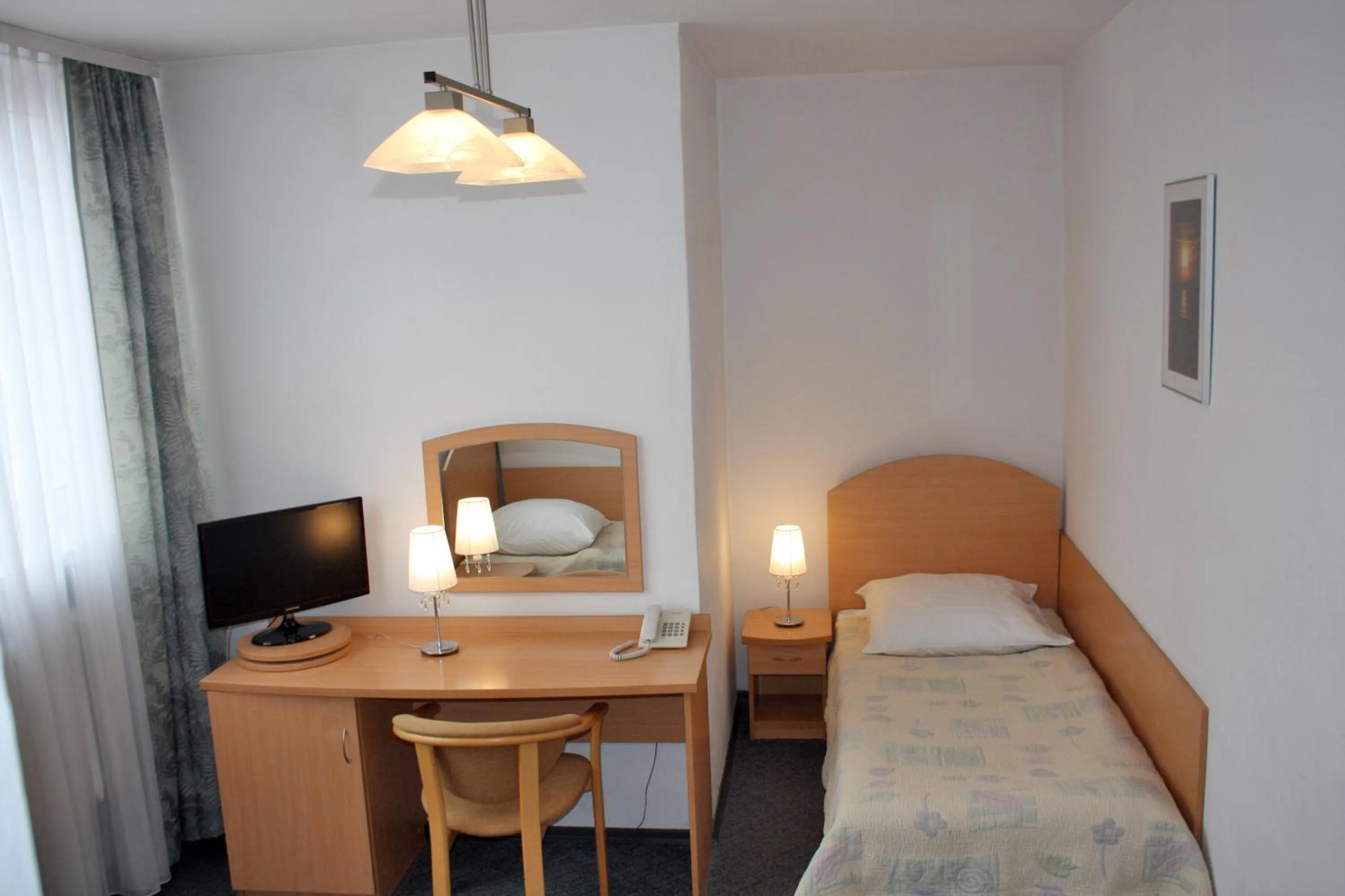 Photo of the whole room in Hotel Logos