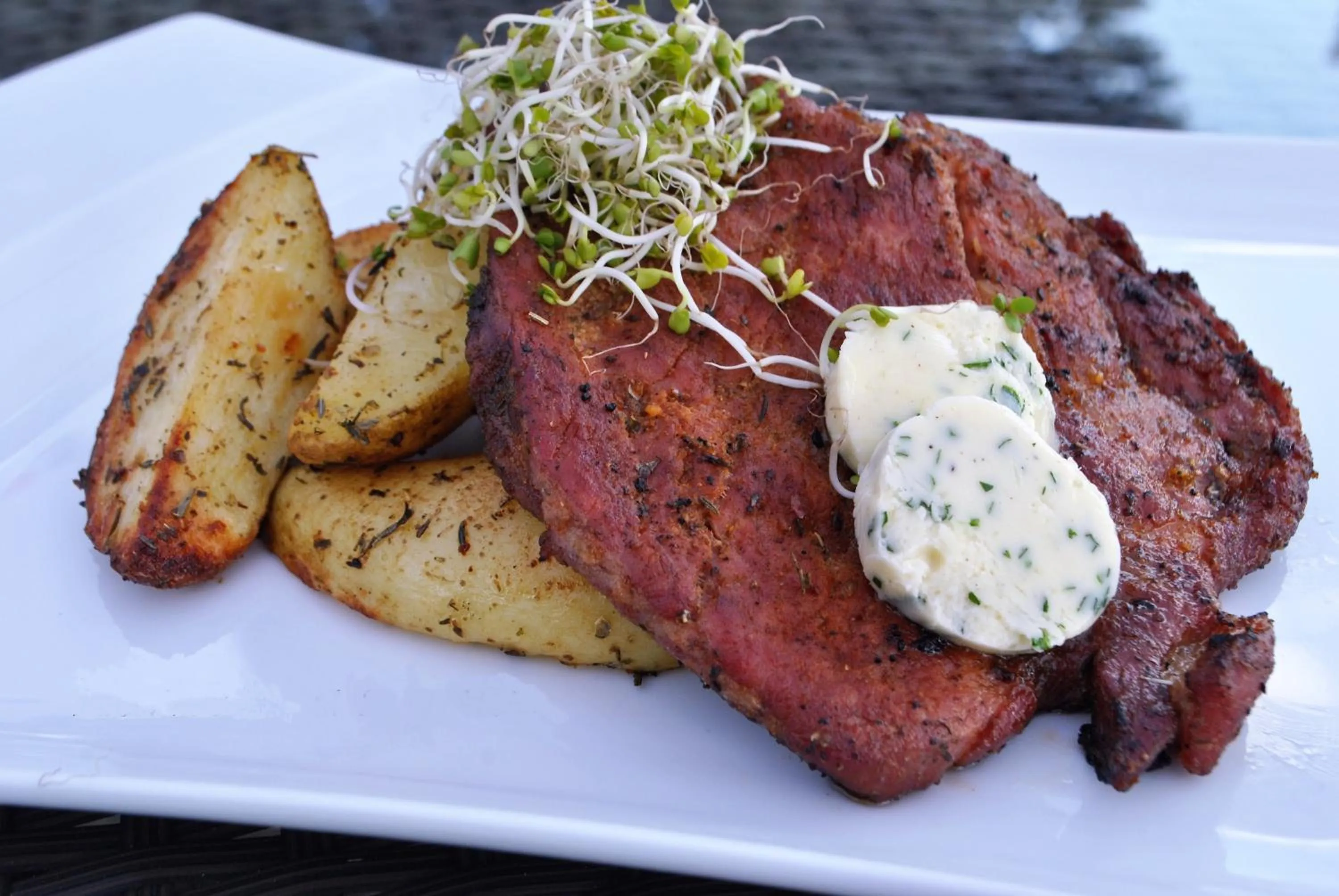 Lunch in Hotel Logos