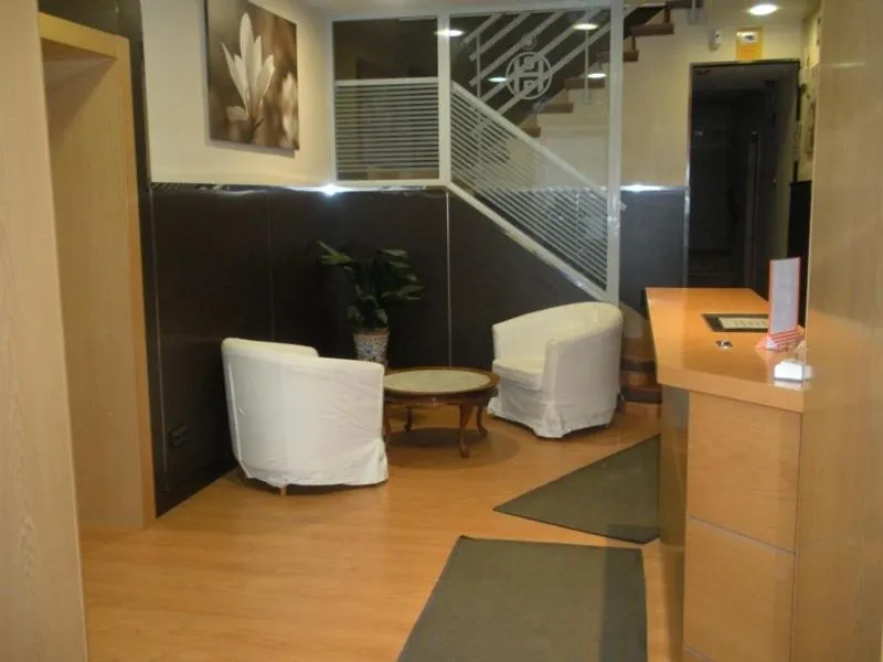 Facade/entrance in Hostal Falfes