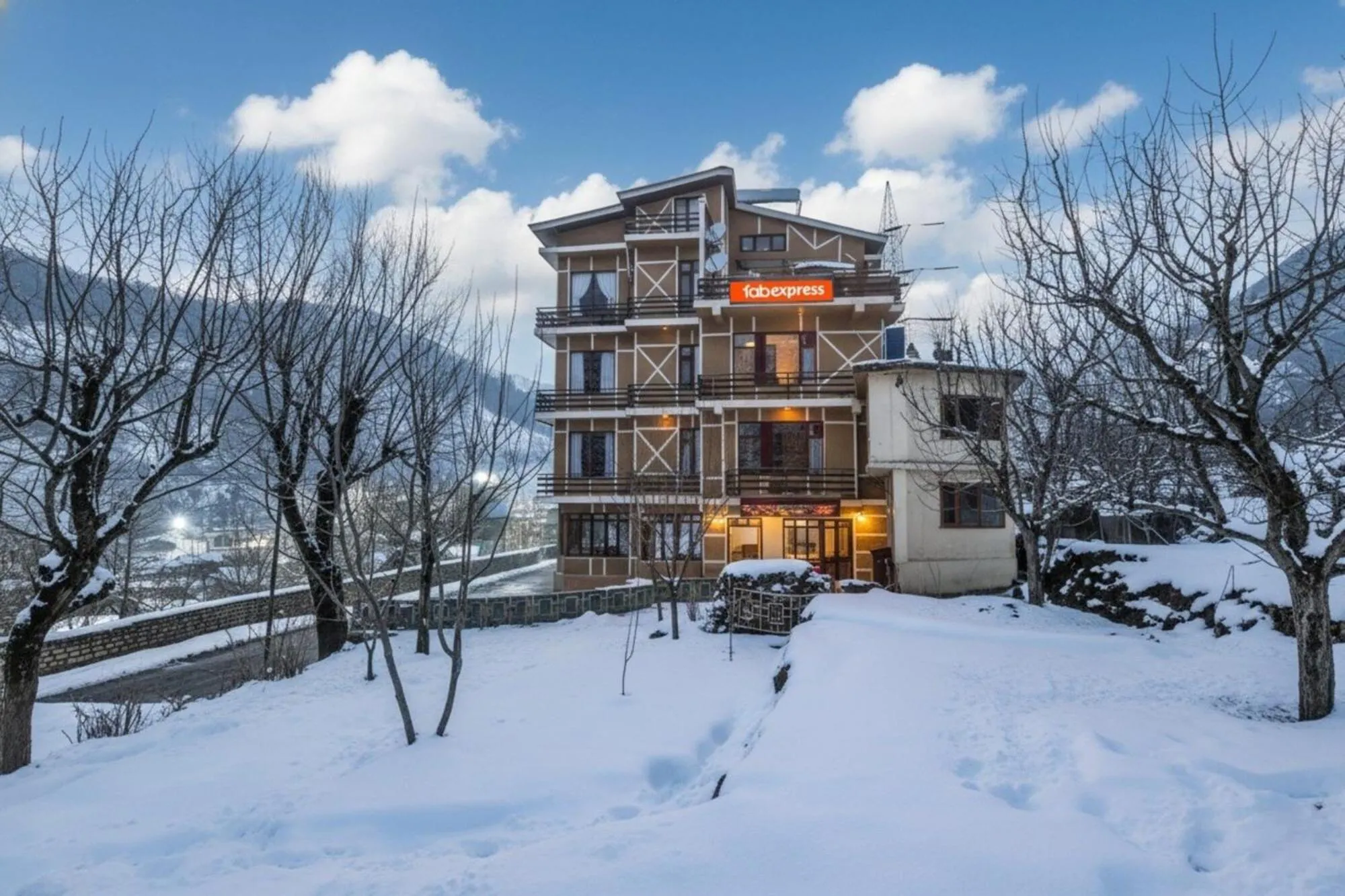Property building in FabHotel Shami Inn Naggar Road