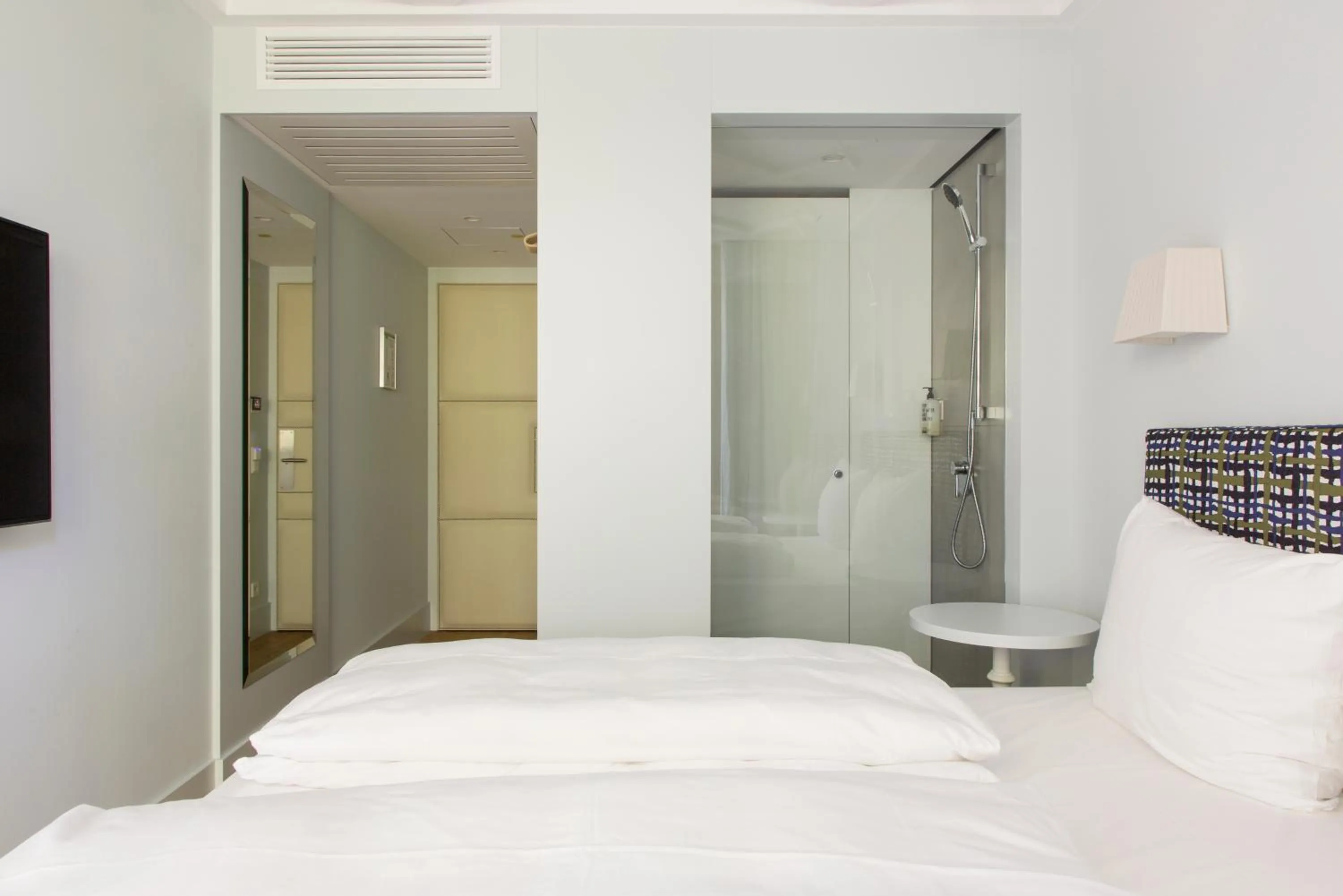 Shower, Bed in Jugend- und Familienhotel Augustin