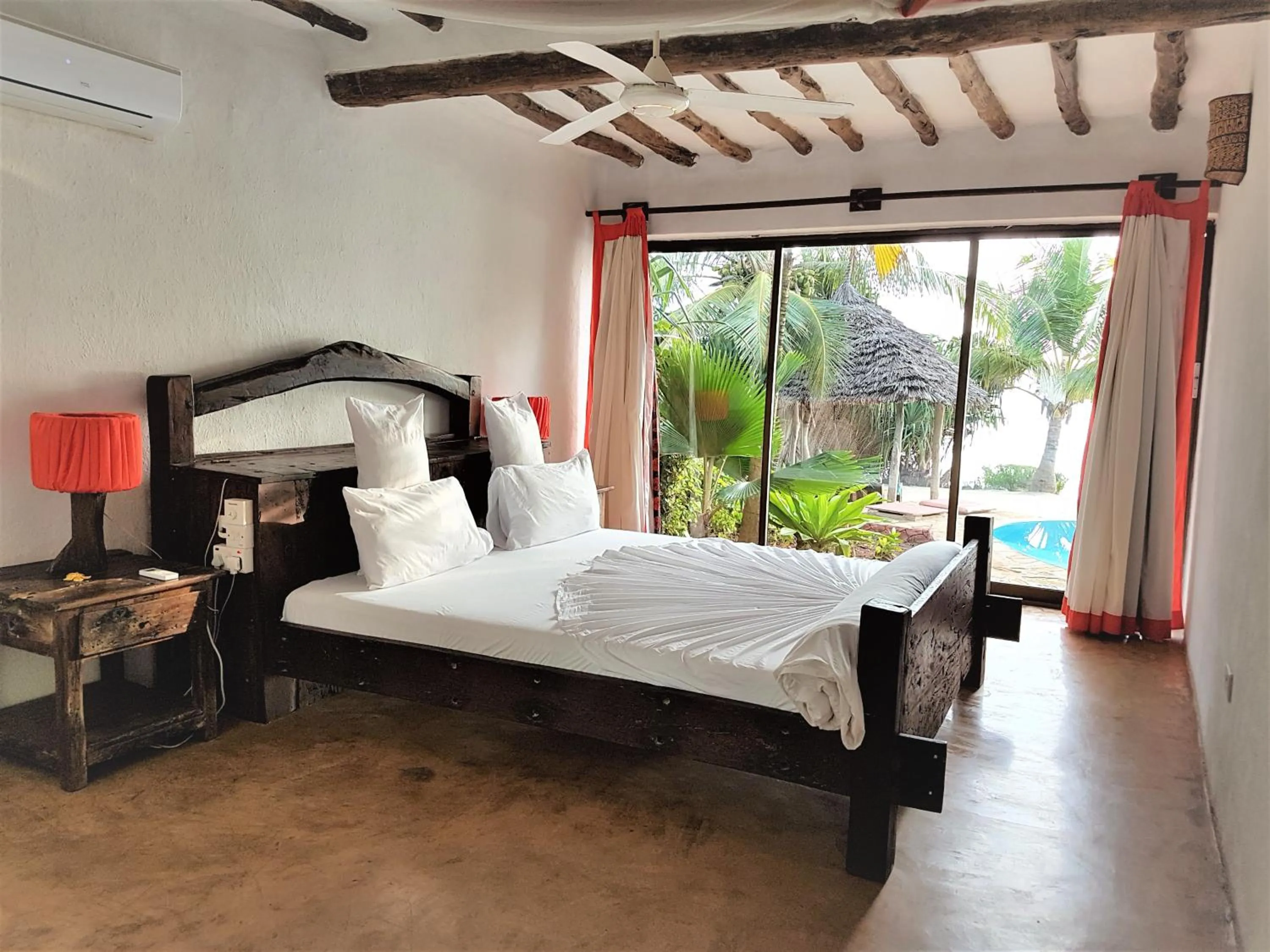 Photo of the whole room, Bed in The Zanzibari