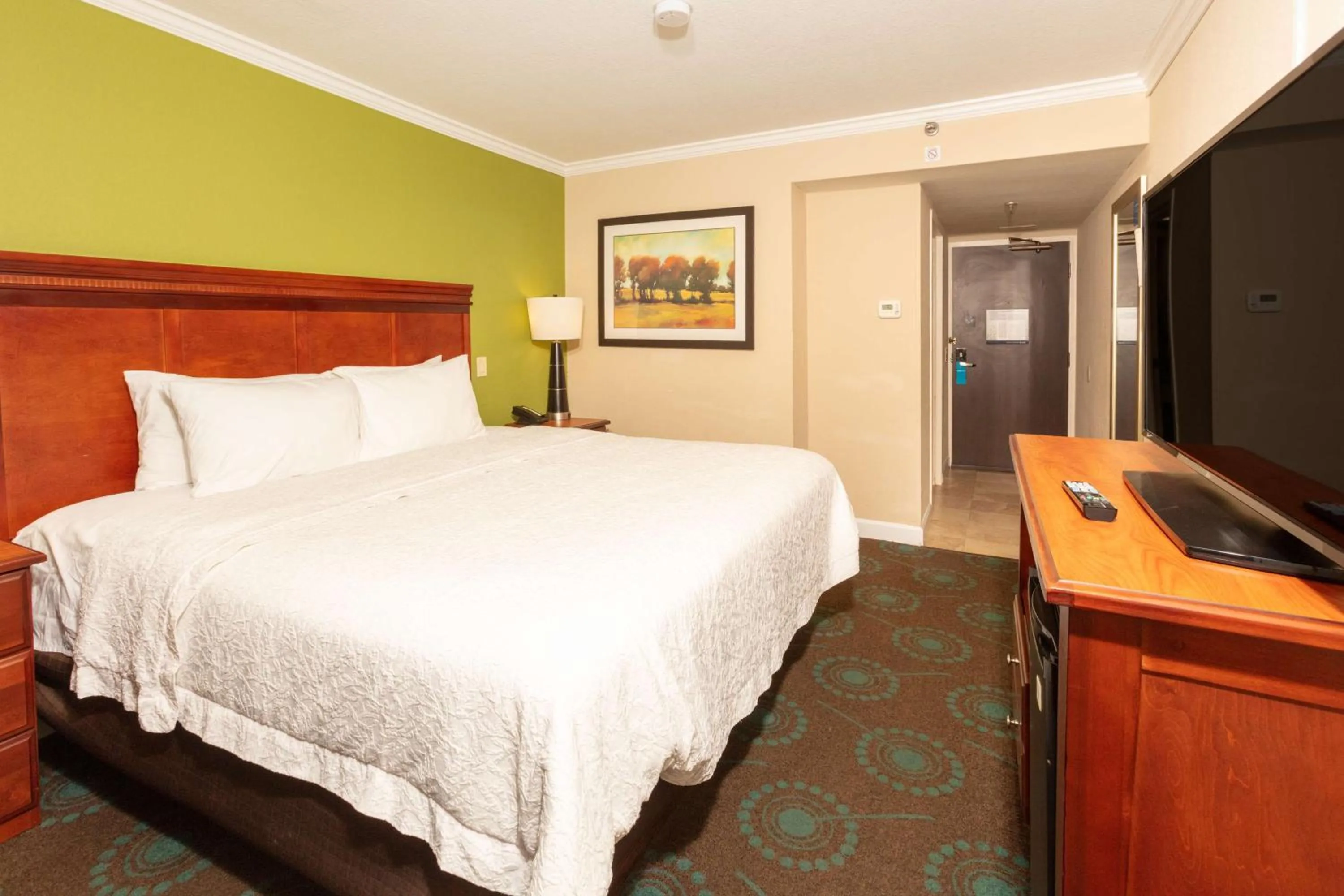Bed in Hampton Inn Daytona Speedway-Airport