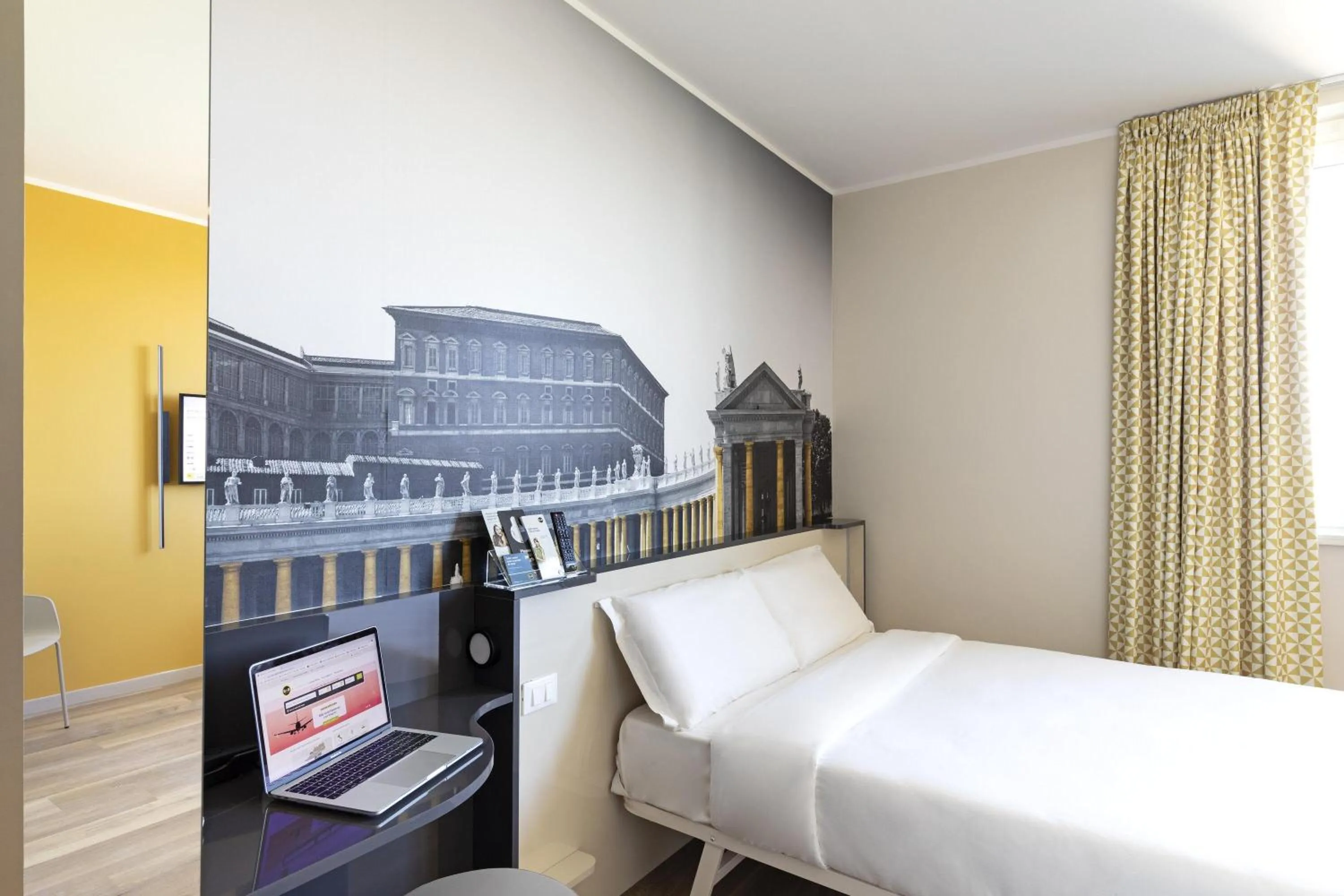 Photo of the whole room, Bed in B&B Hotel Roma Fiumicino Aeroporto Fiera 1