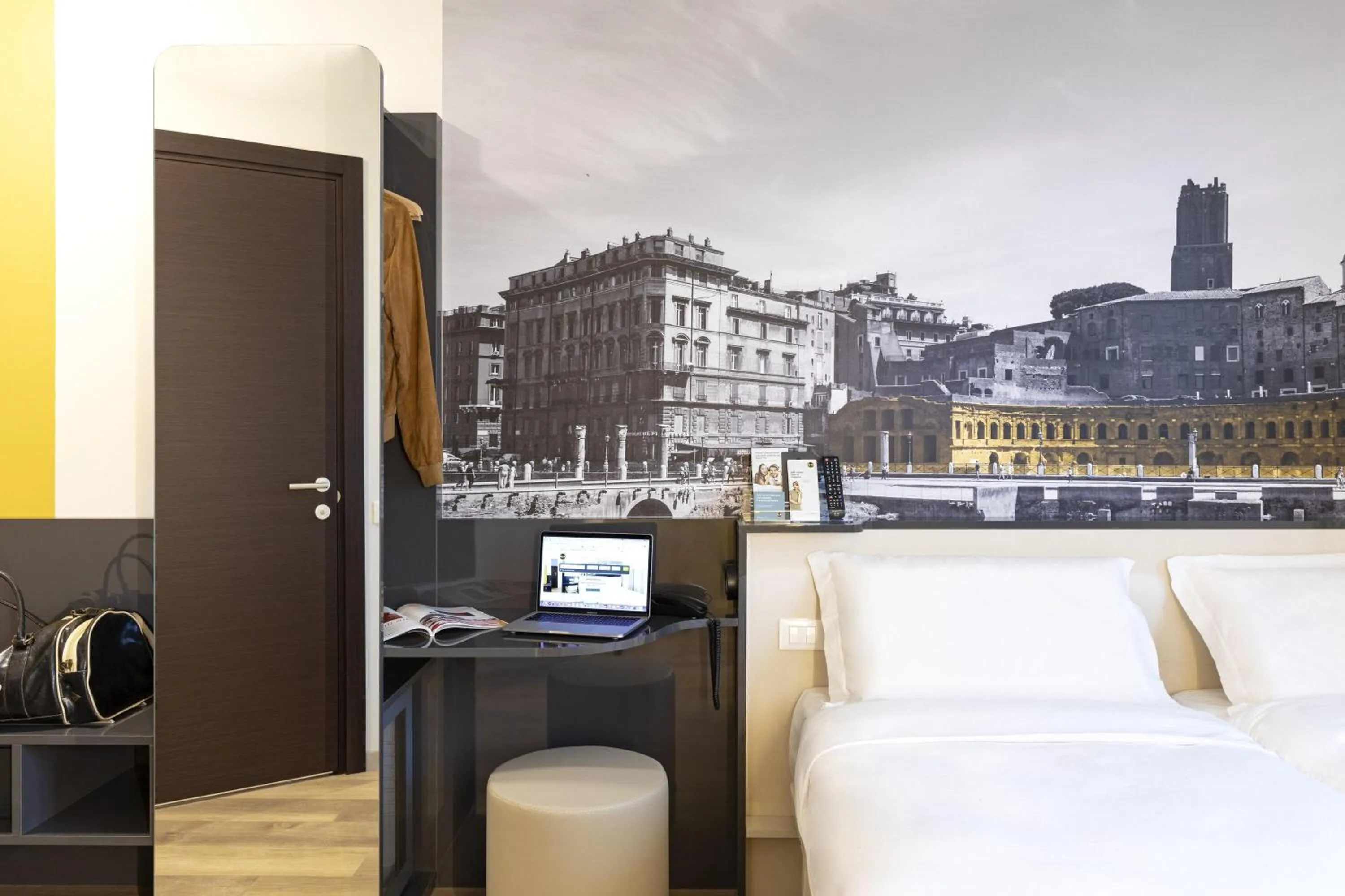 Photo of the whole room, Bed in B&B Hotel Roma Fiumicino Aeroporto Fiera 1
