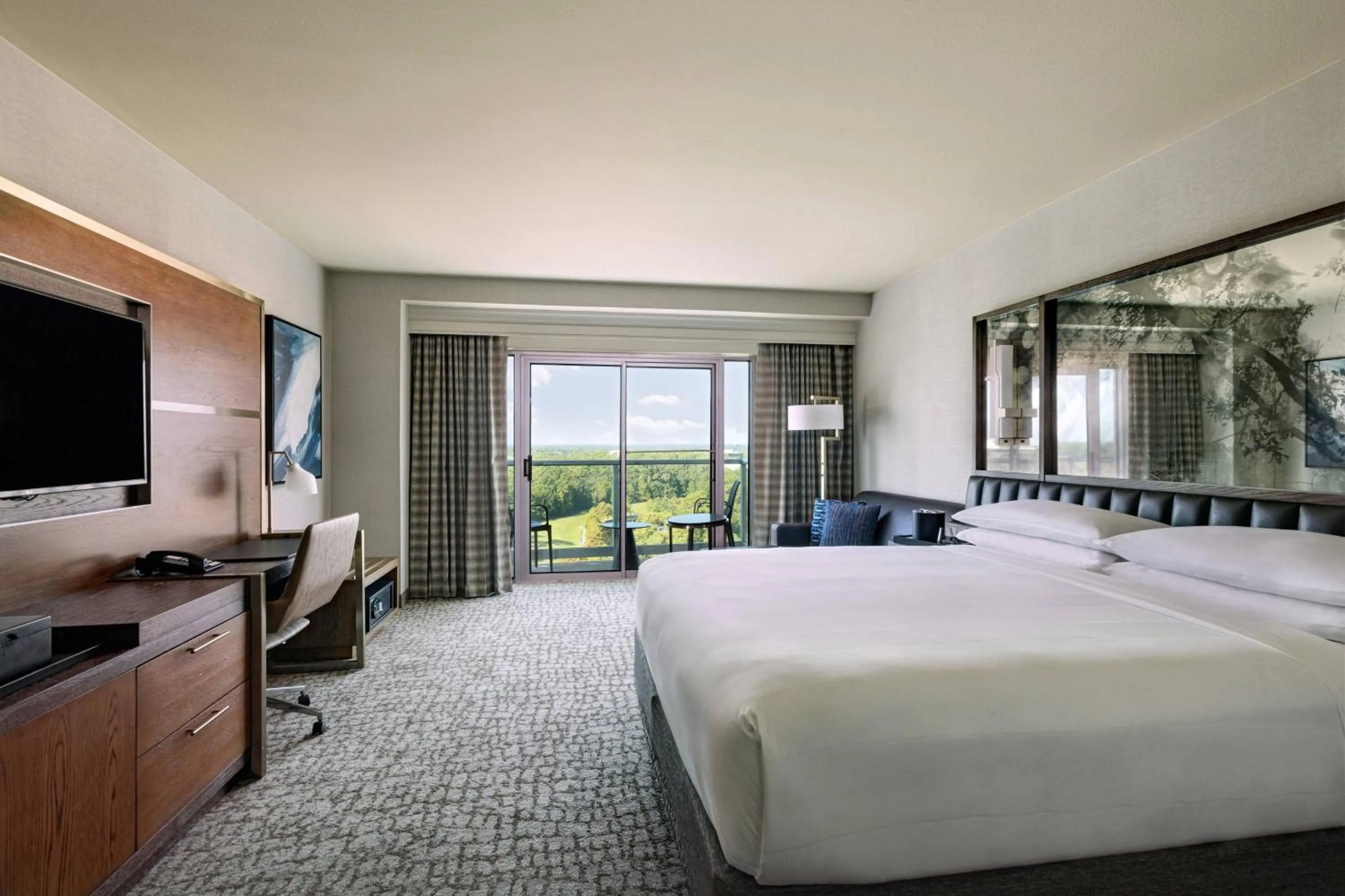 Photo of the whole room, Bed in The Woodlands Waterway Marriott Hotel and Convention Center
