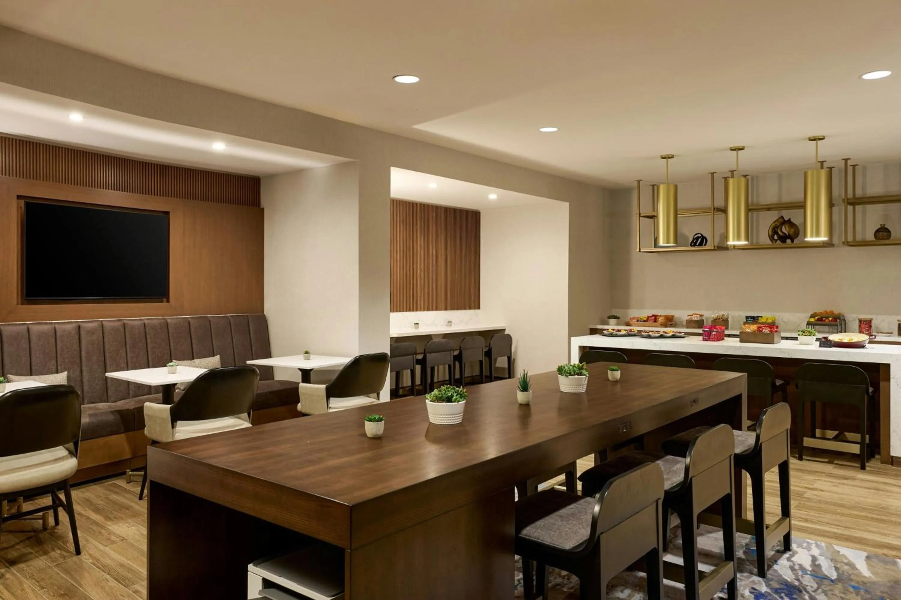 Lounge or bar in The Woodlands Waterway Marriott Hotel and Convention Center