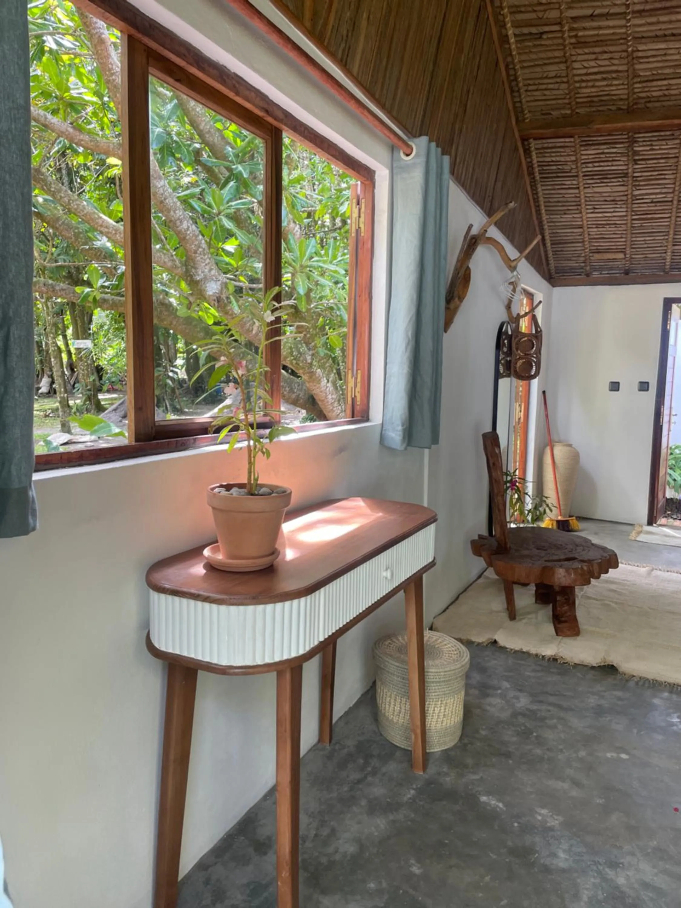 Decorative detail in Aurora Lodge