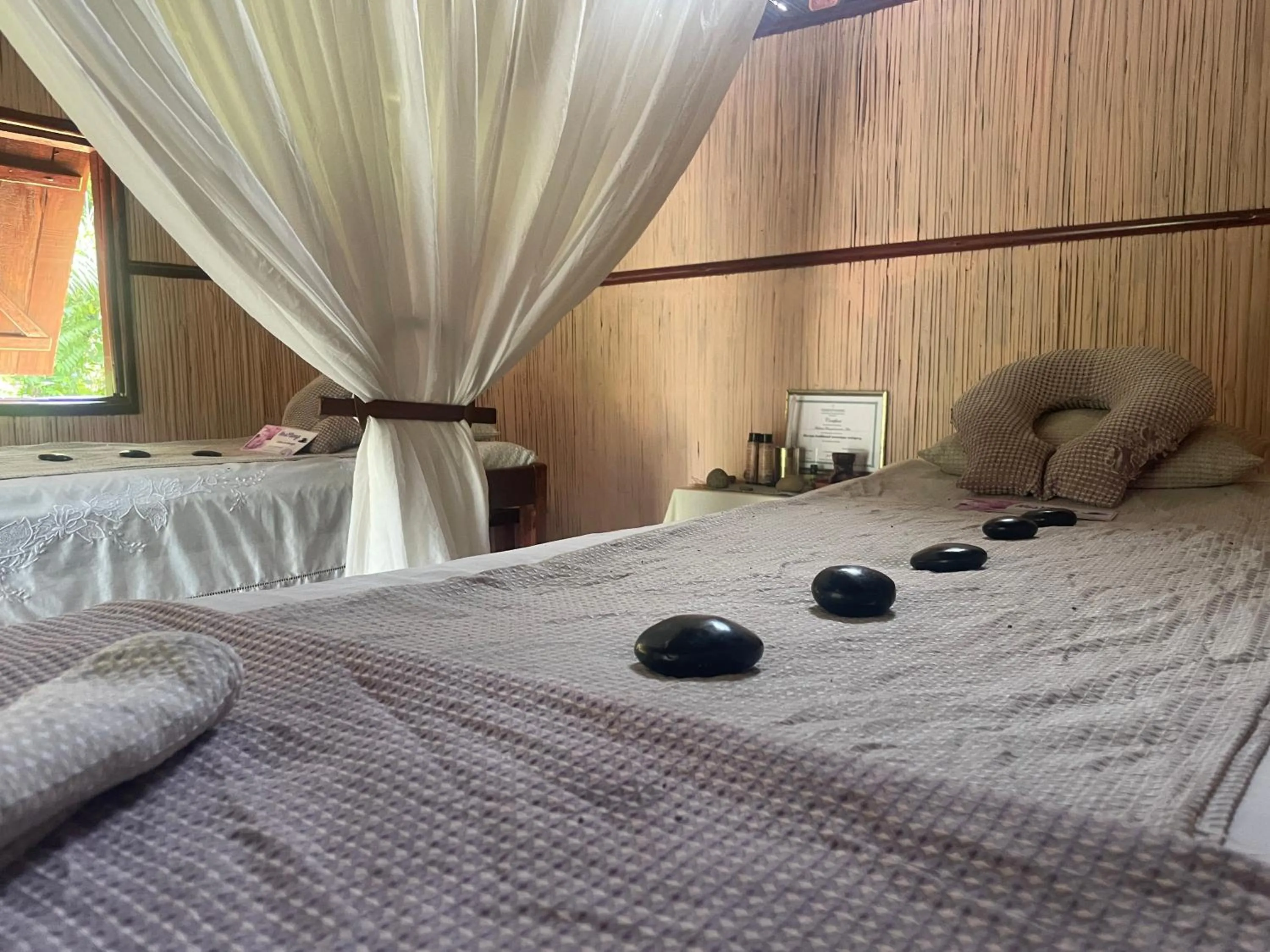 Spa and wellness centre/facilities, Bed in Aurora Lodge