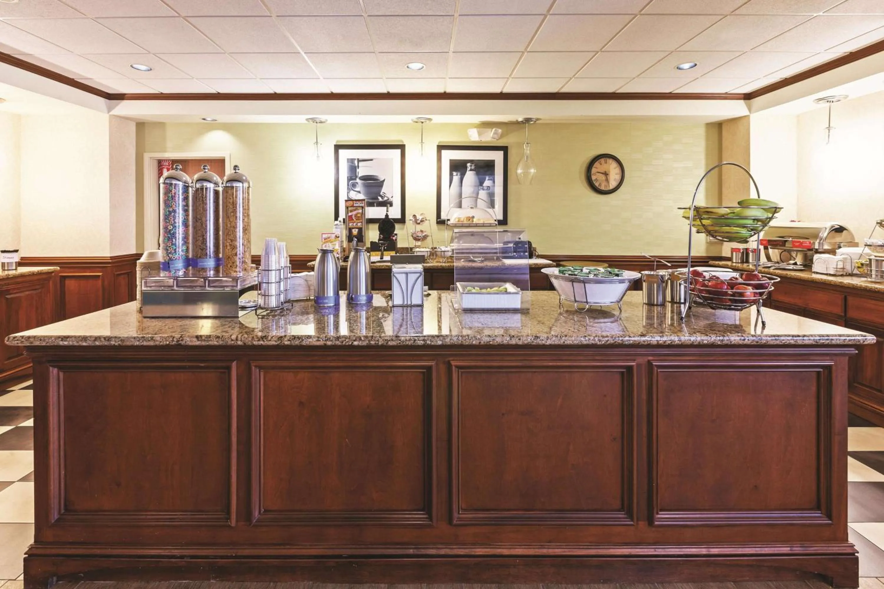 Restaurant/places to eat in La Quinta by Wyndham Corpus Christi-N Padre Isl.