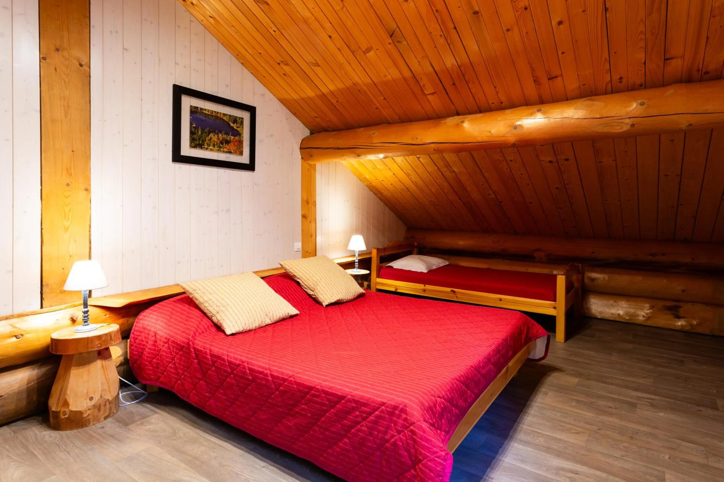 Photo of the whole room, Bed in Le Couarôge Chalets et Appartements