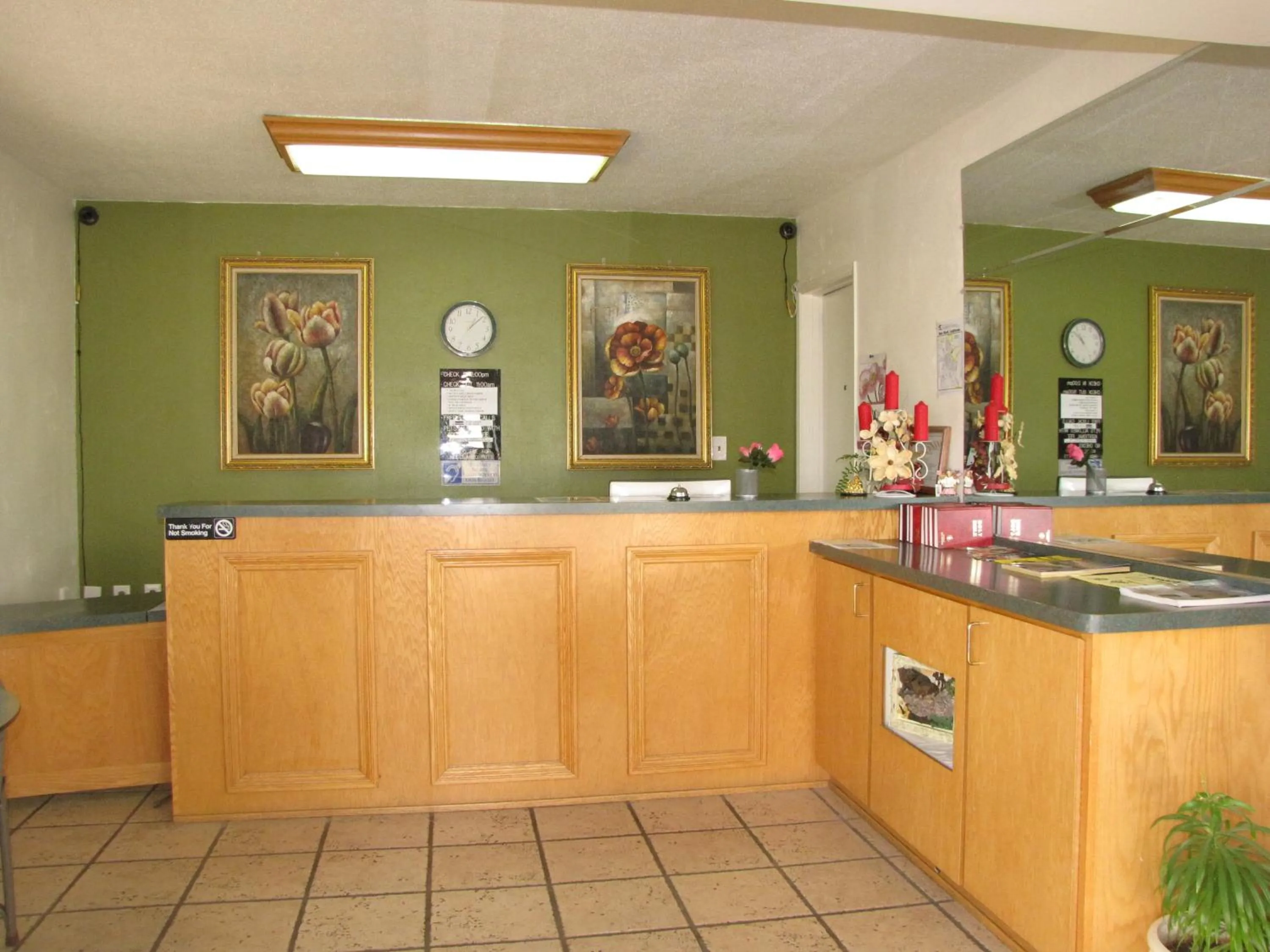 Lobby or reception in Classic Inn