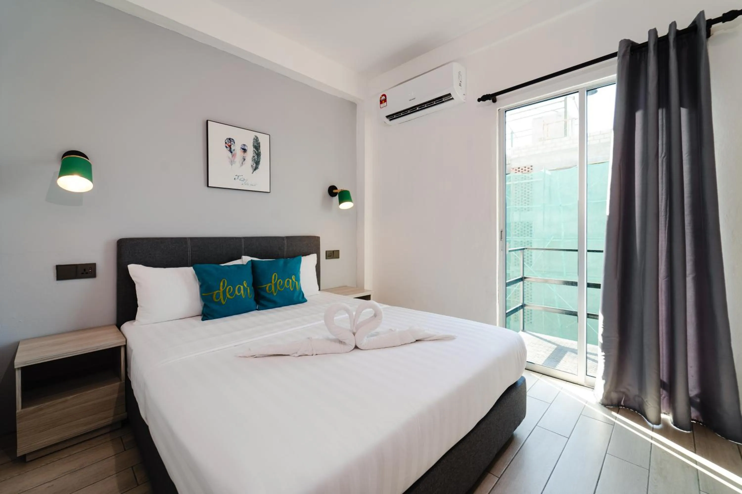 Photo of the whole room, Bed in Perfect Hub Semporna