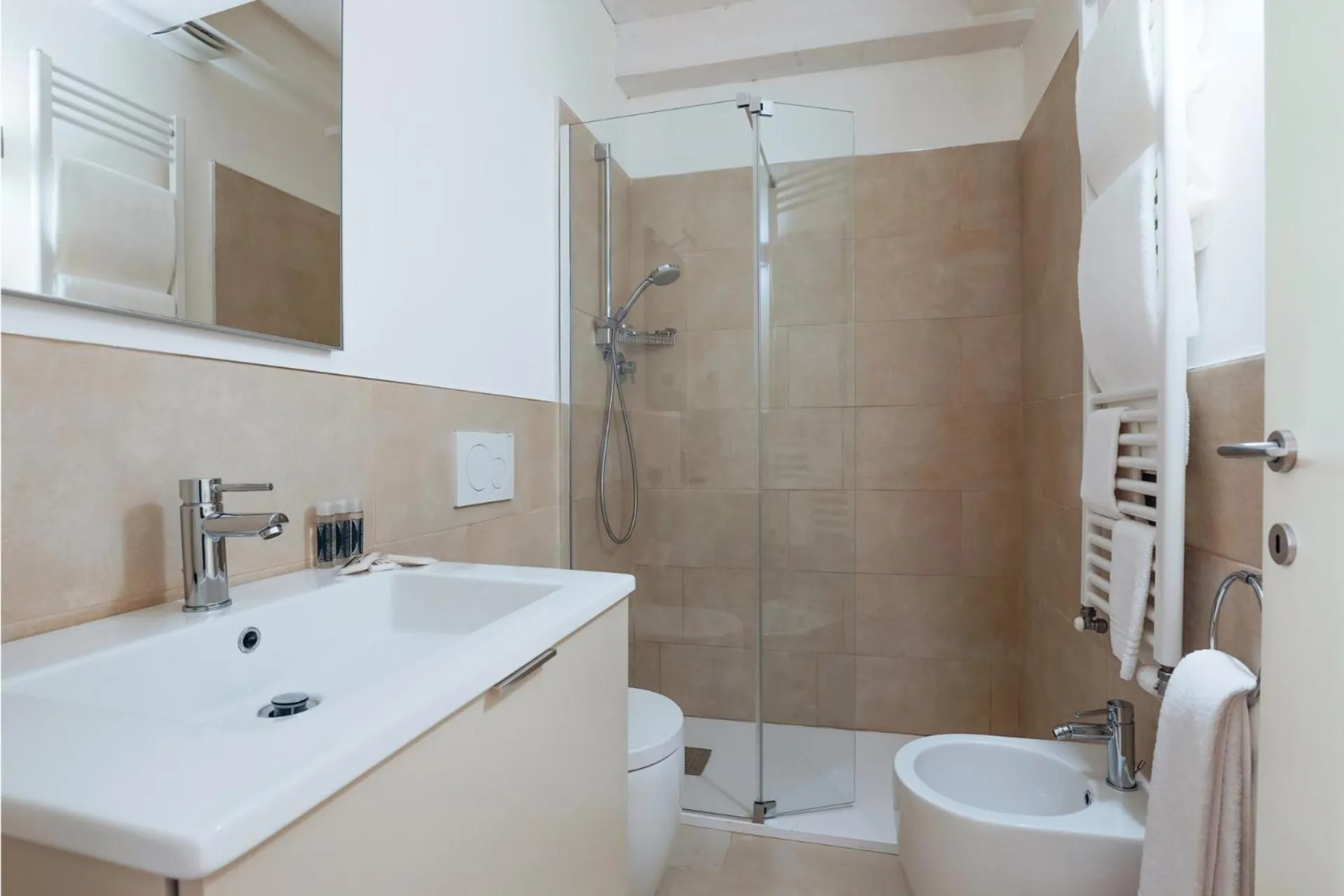 Shower in Residence le Porte