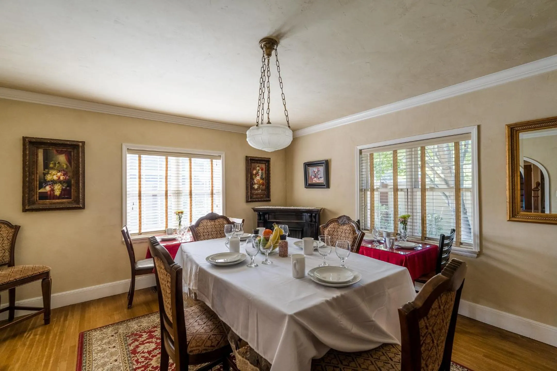 Dining area in The Fillmore Inn