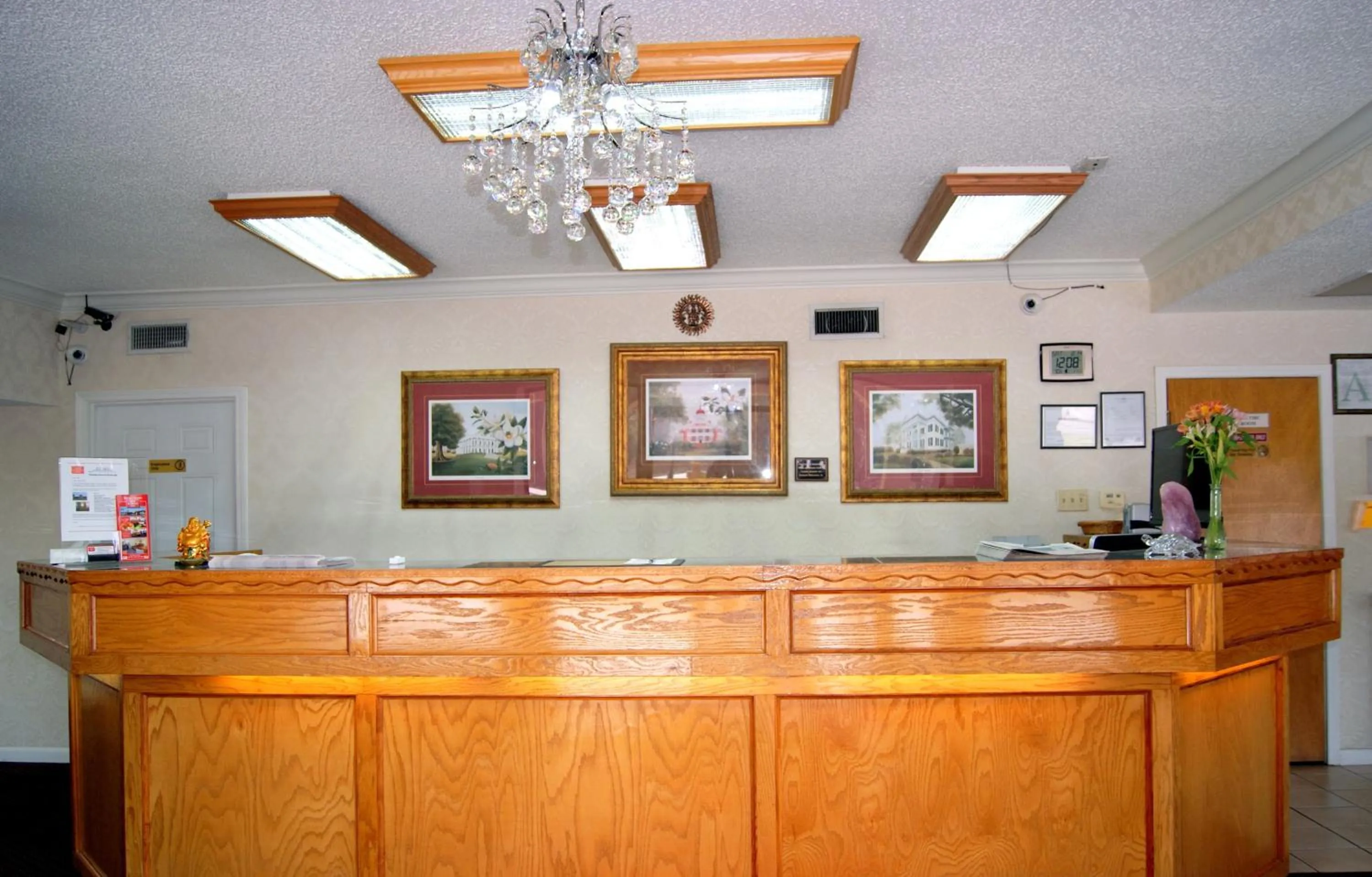 Lobby or reception in Red Carpet Inn - Natchez