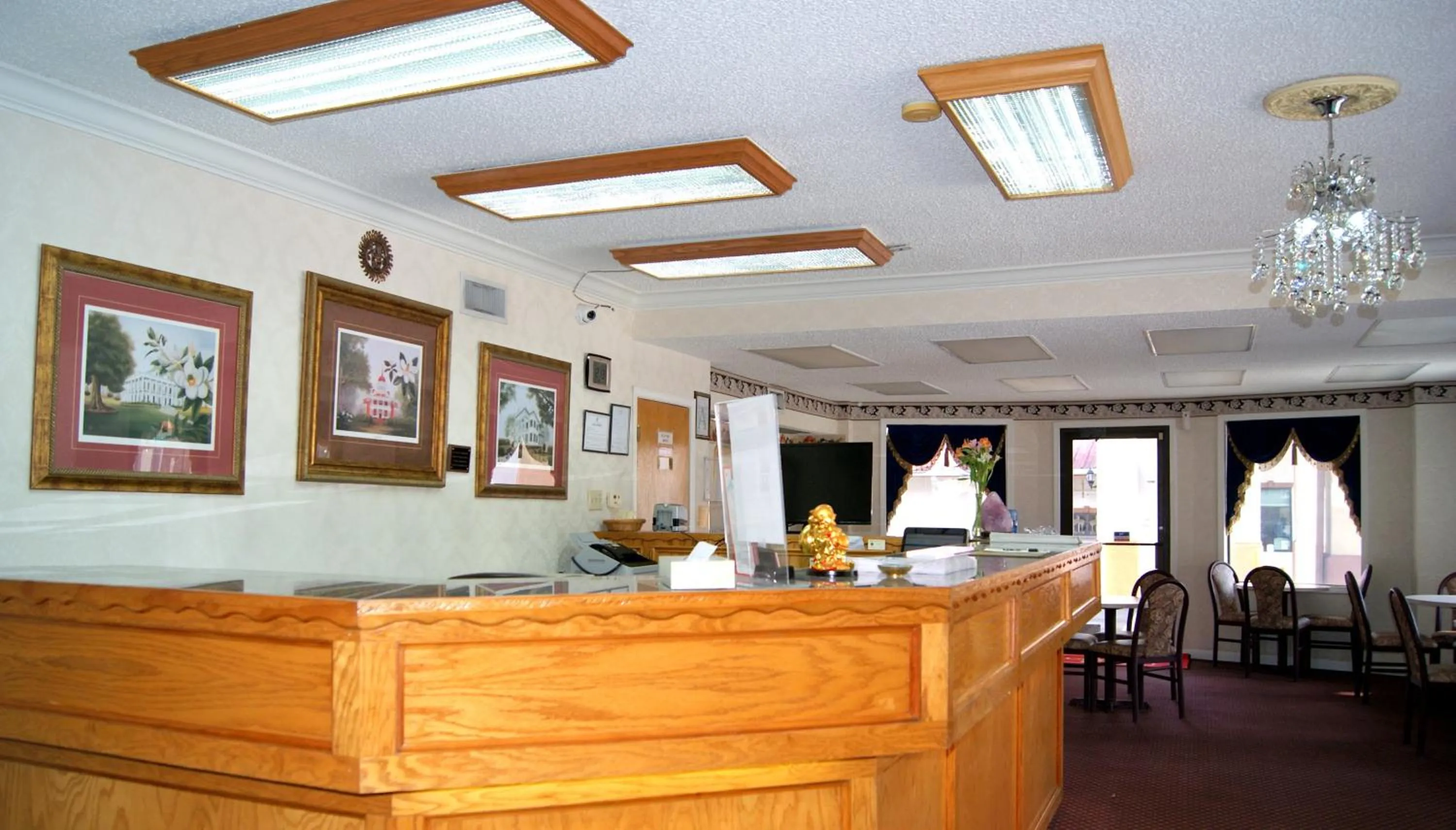 Lobby or reception in Red Carpet Inn - Natchez