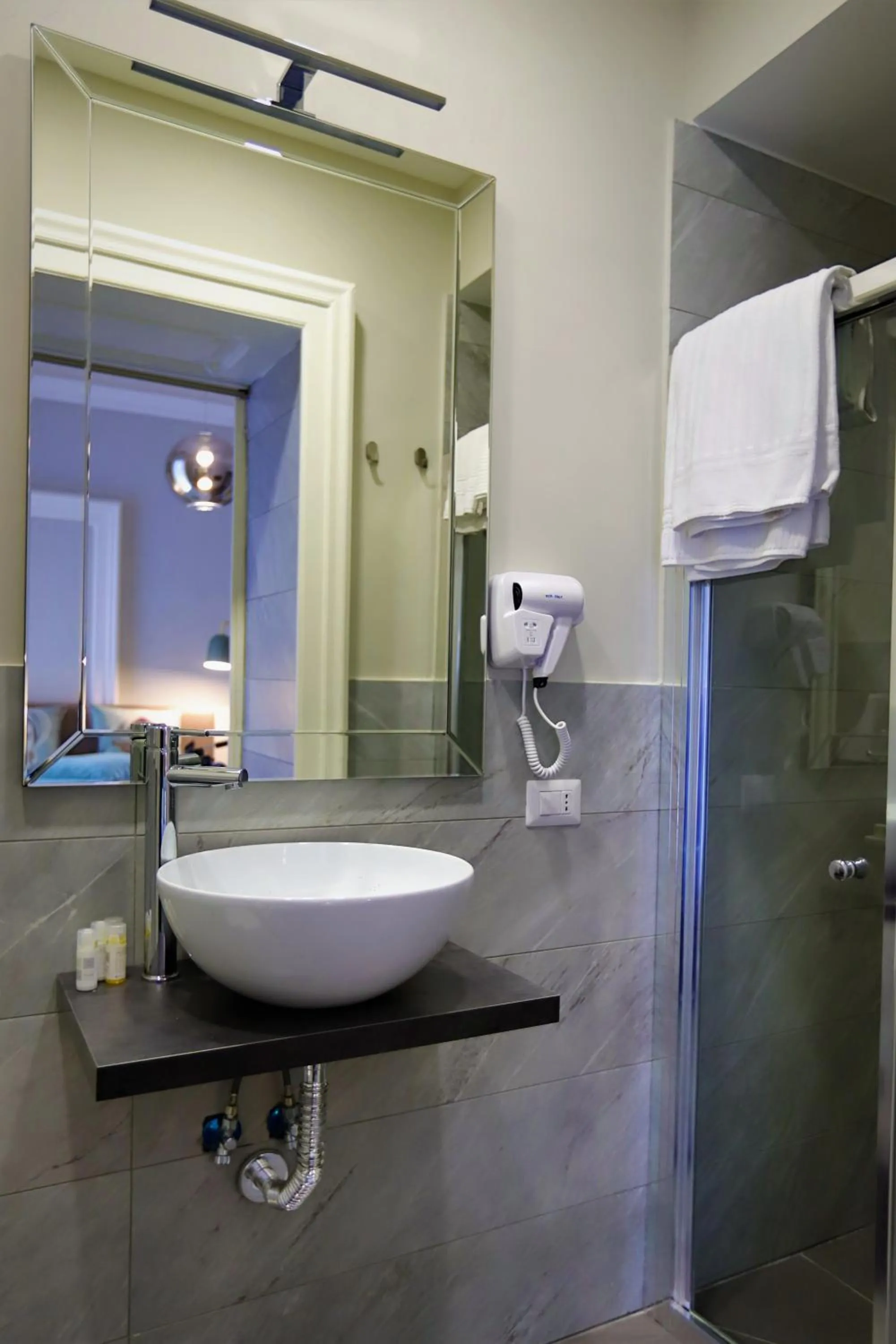 Bathroom in PORTO 53