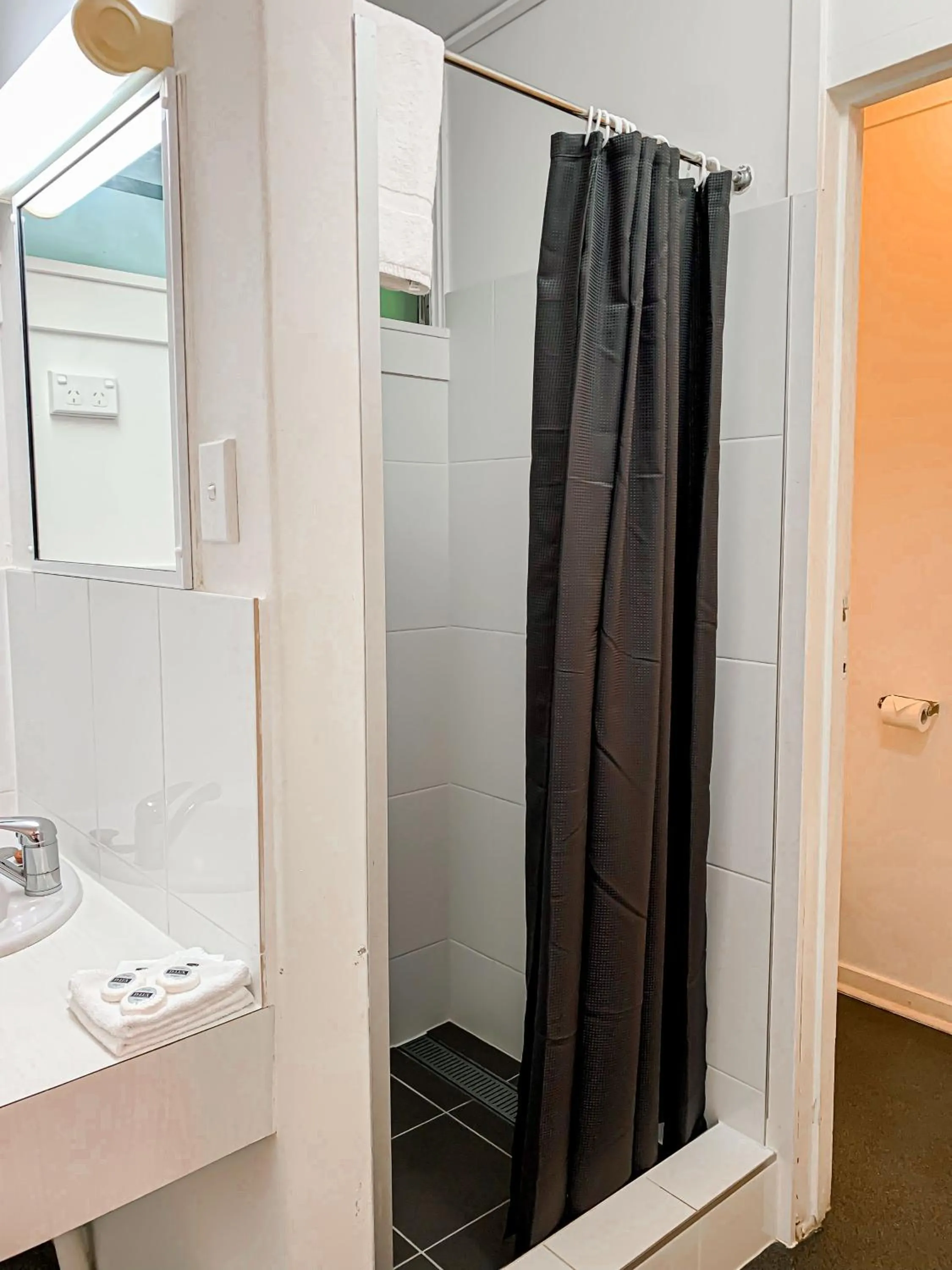 Bathroom in Maryborough City Motel