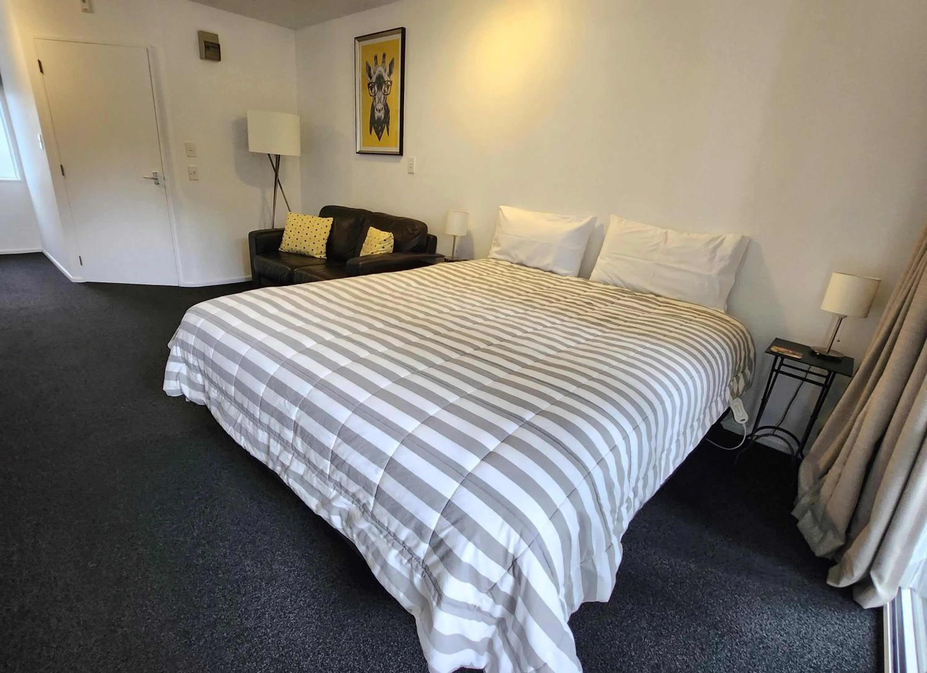 Bedroom, Bed in Lugano Motor Lodge