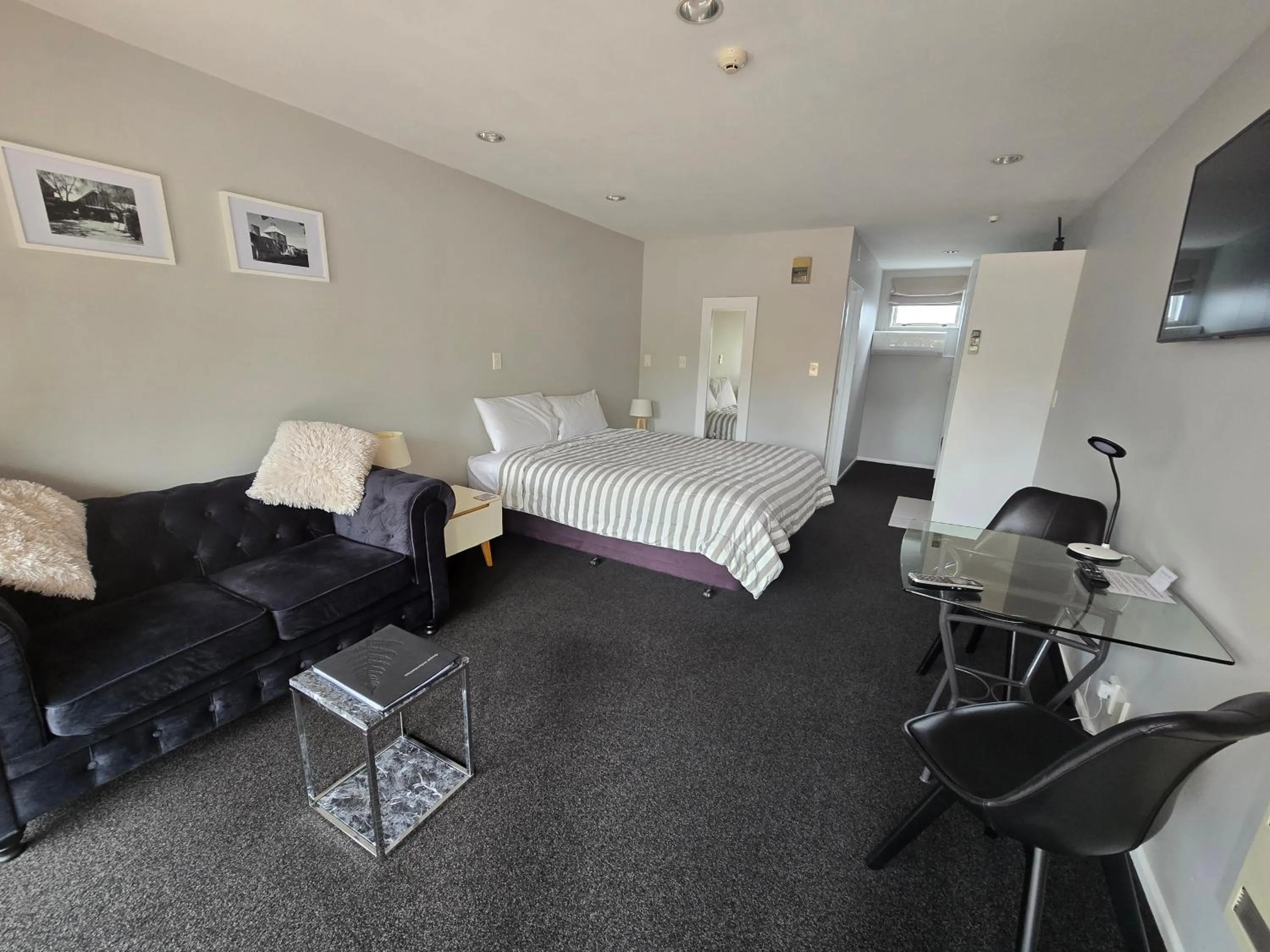 Bed in Lugano Motor Lodge