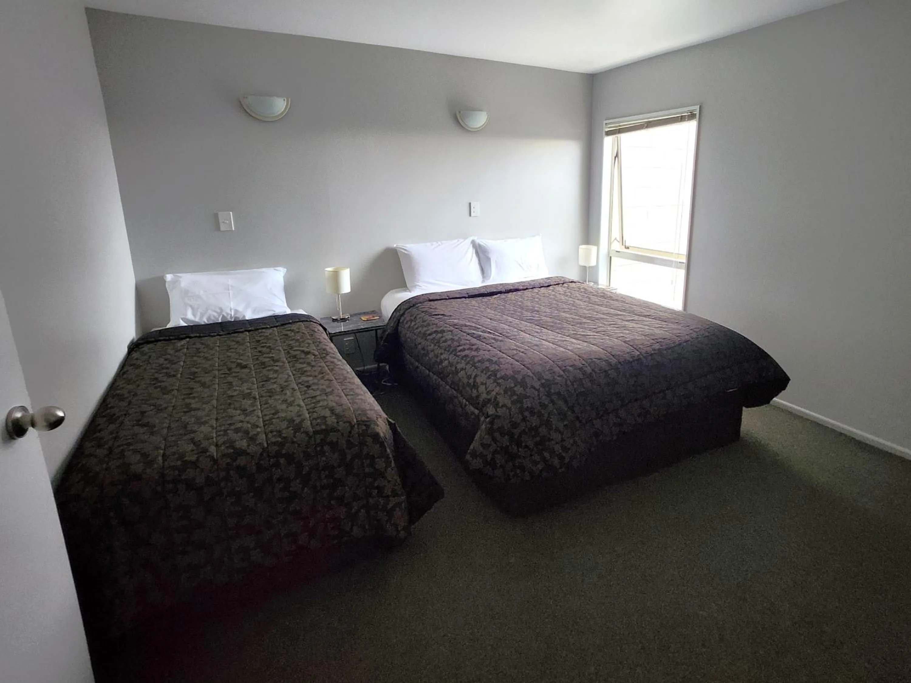 Bedroom, Bed in Lugano Motor Lodge