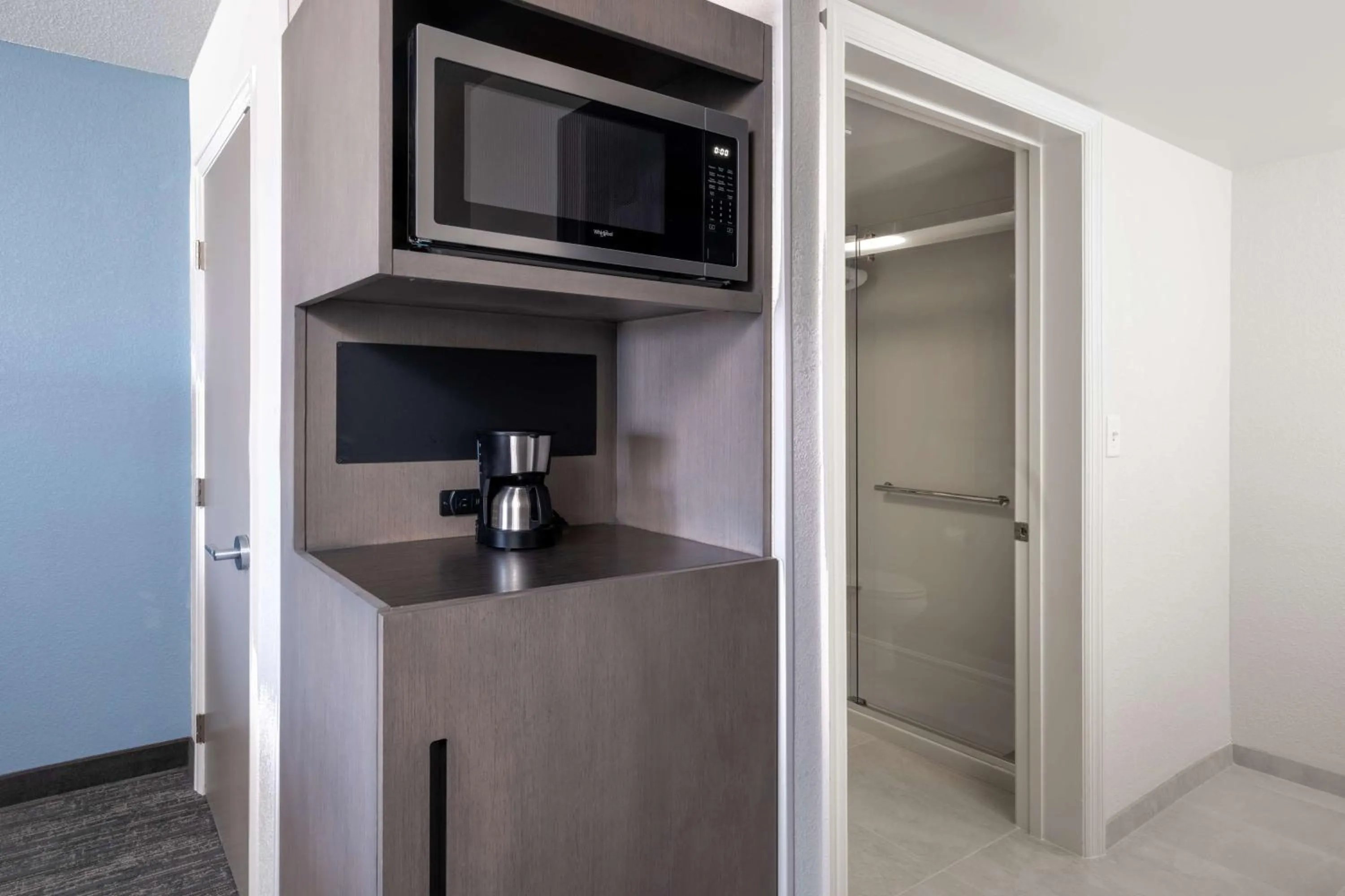 Bedroom in Hyatt House Colorado Springs Airport