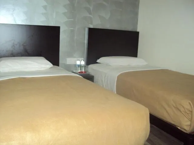 OYO 728 Tai Pan Hotel