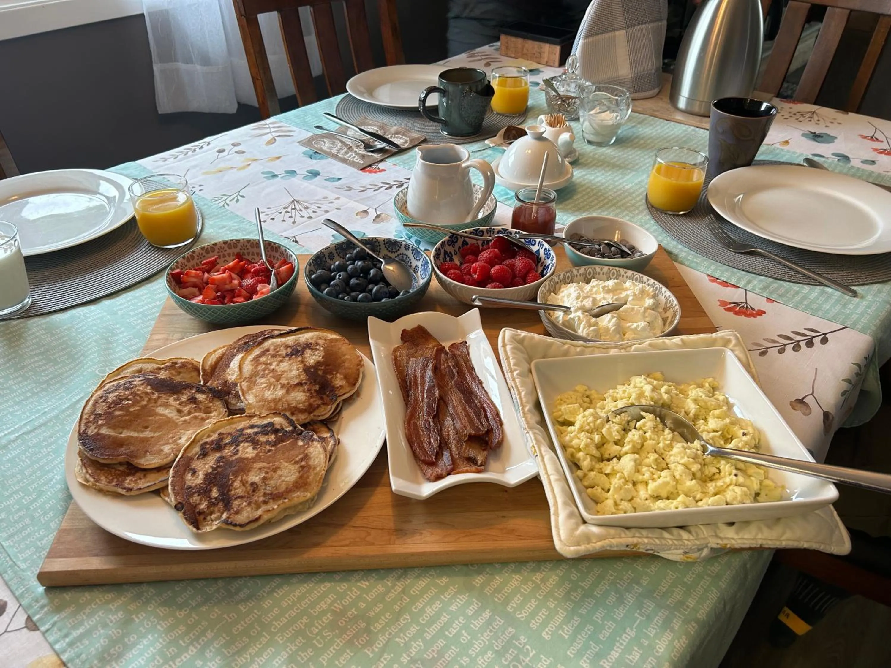 Breakfast in Berkie’s Bed & Breakfast