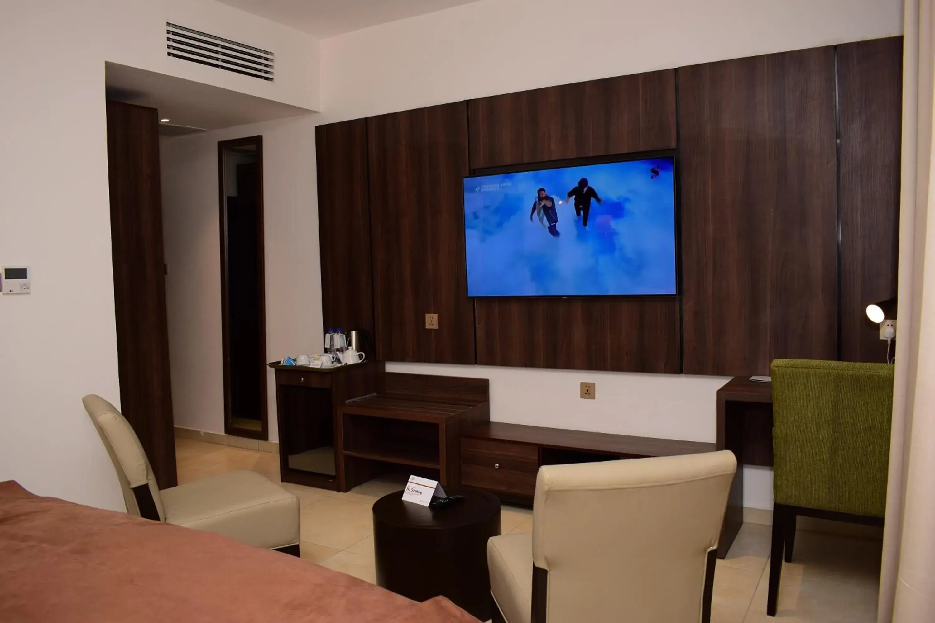 Deluxe Suite - single occupancy in Monty Suites & Golf Deluxe Suite - single occupancy in Monty Suites & Golf