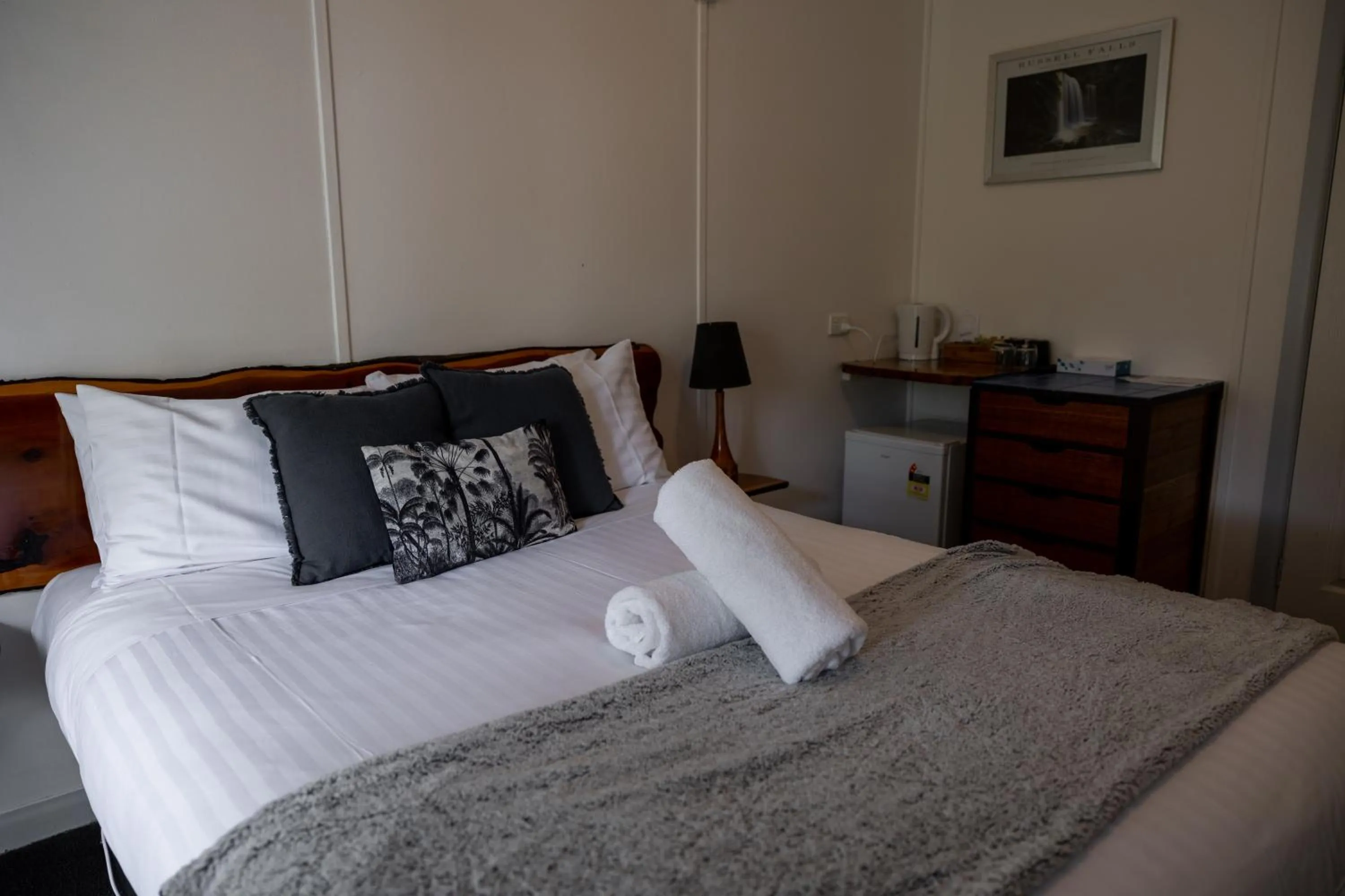 Bed in Tullah Lakeside Lodge