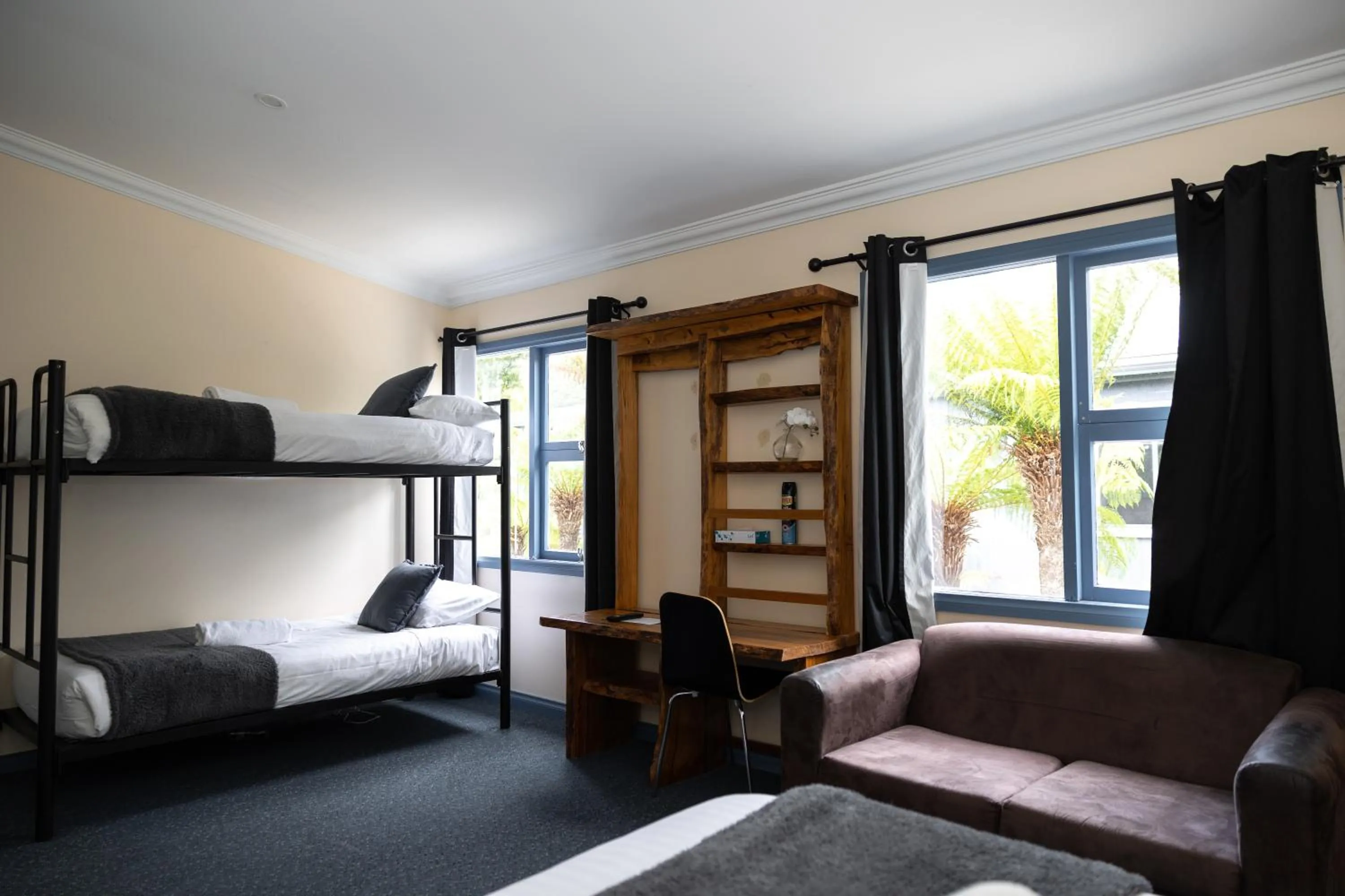 Bedroom, Bed in Tullah Lakeside Lodge