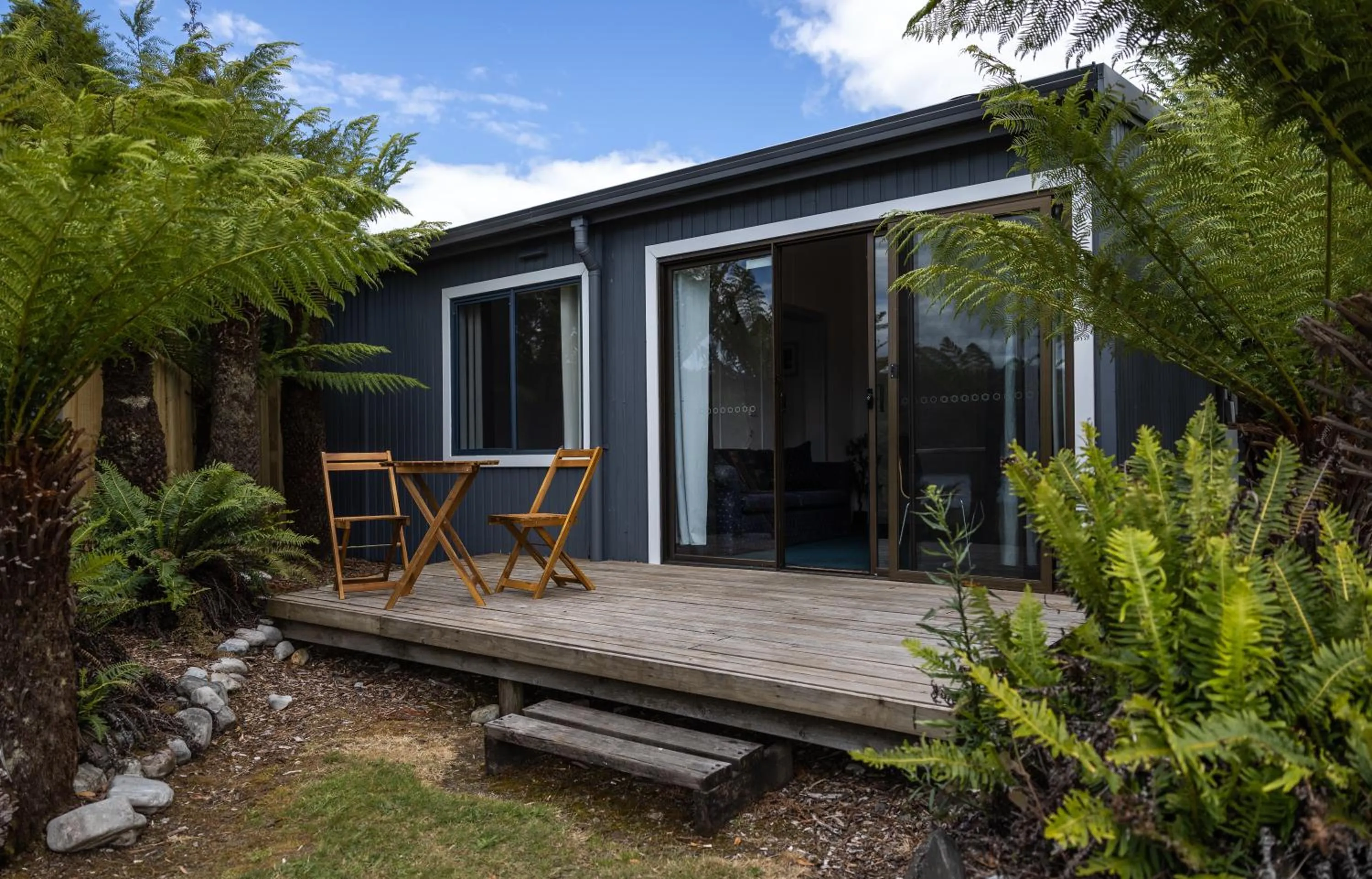 Garden view in Tullah Lakeside Lodge