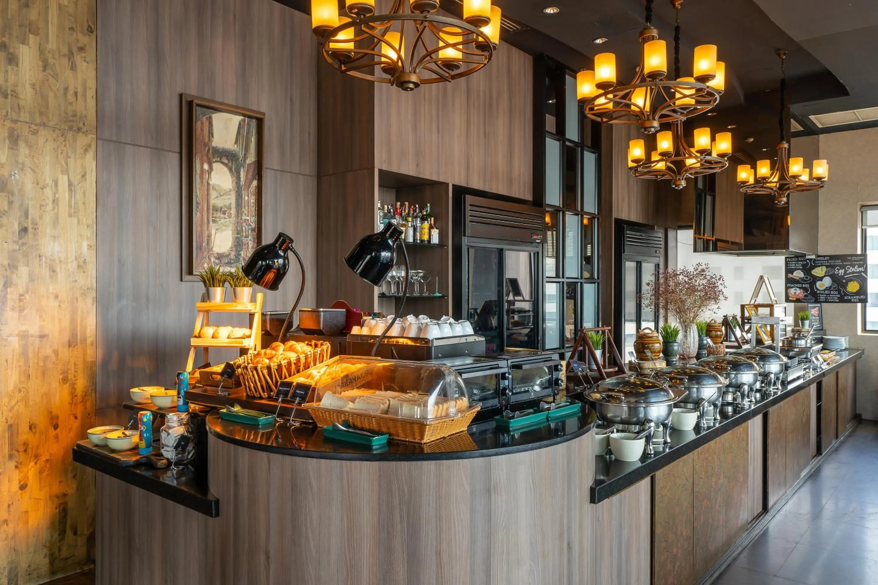 Restaurant/places to eat in The Continent Hotel Sukhumvit - Asok BTS Bangkok