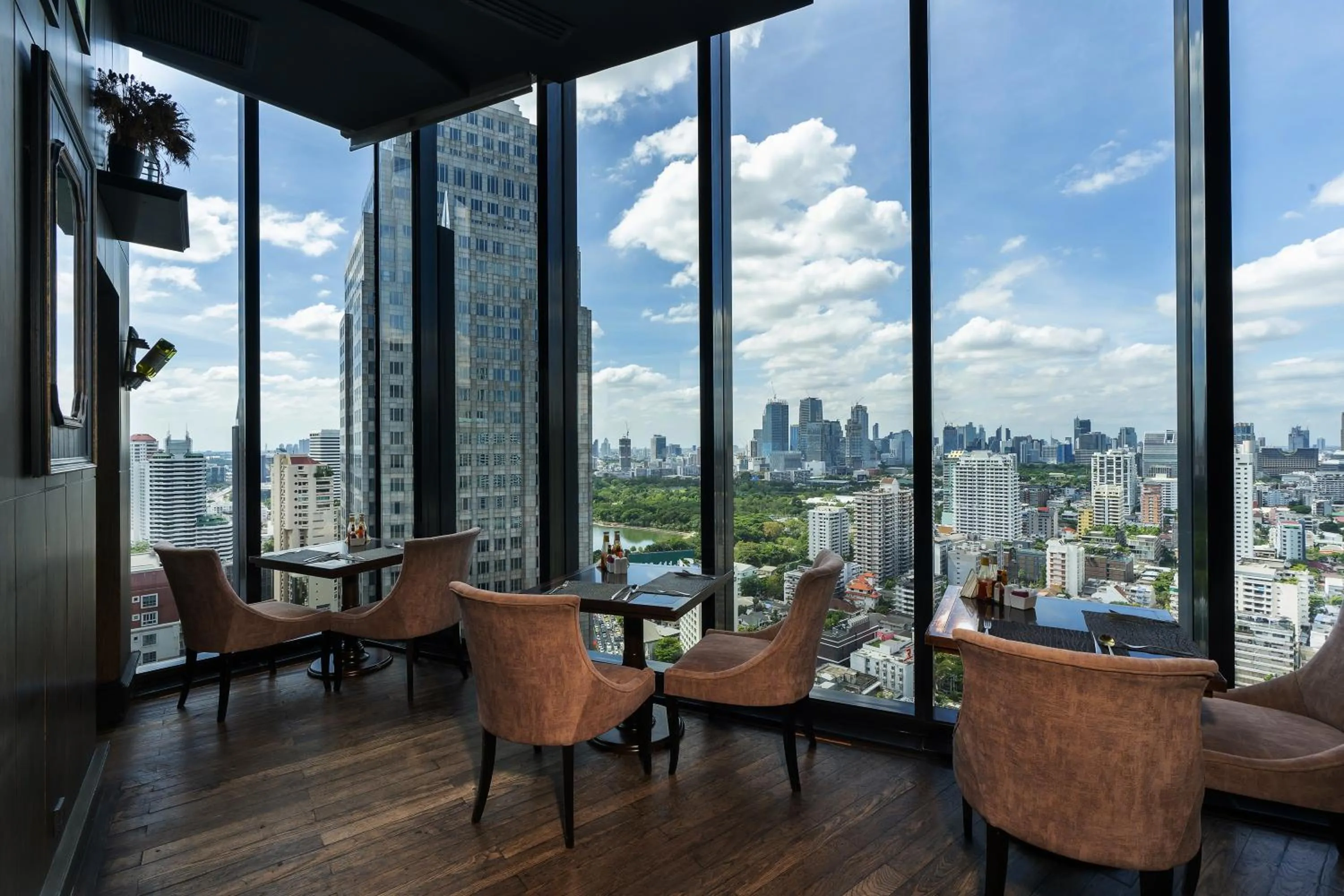 Restaurant/places to eat in The Continent Hotel Sukhumvit - Asok BTS Bangkok