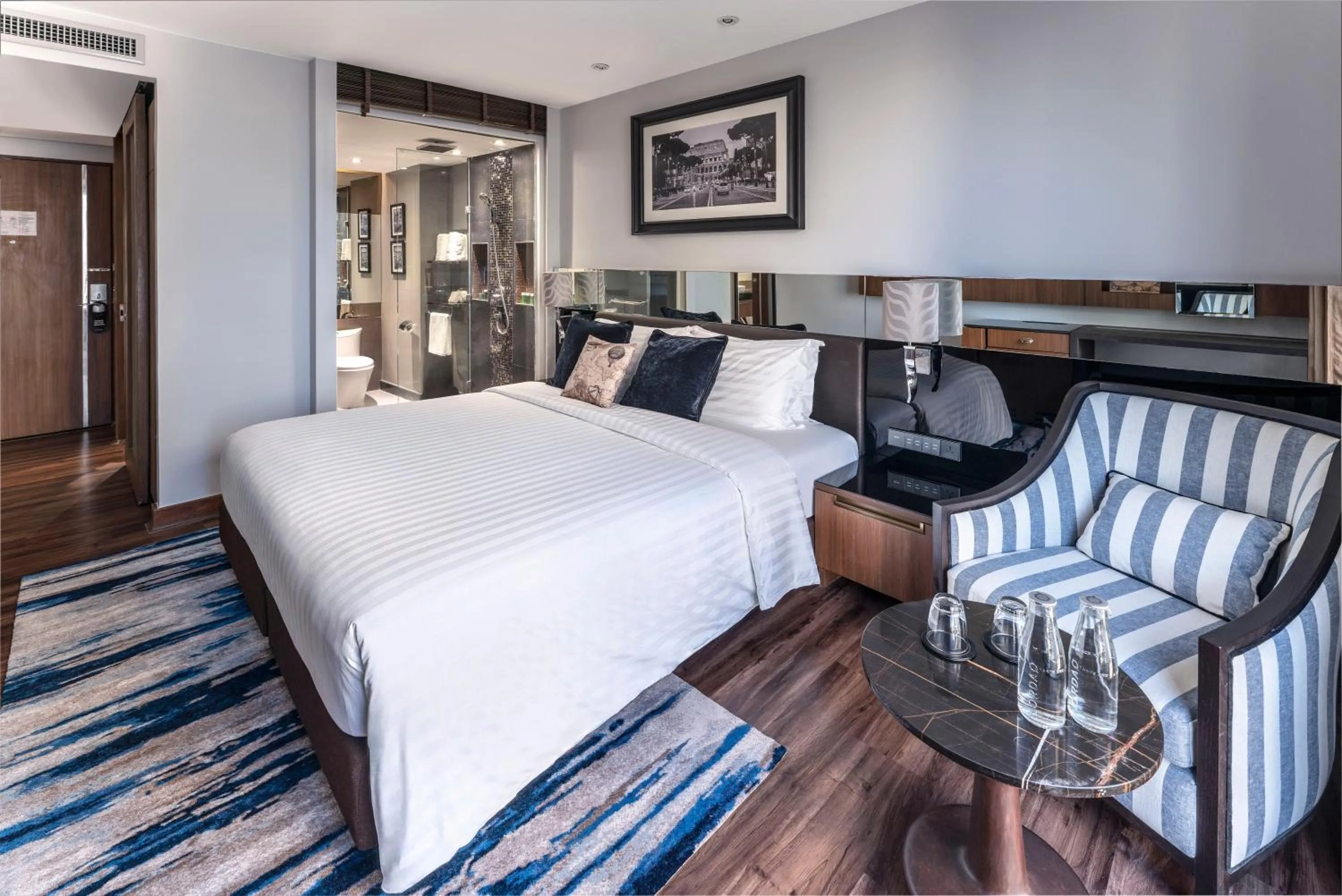 Bed in The Continent Hotel Sukhumvit - Asok BTS Bangkok