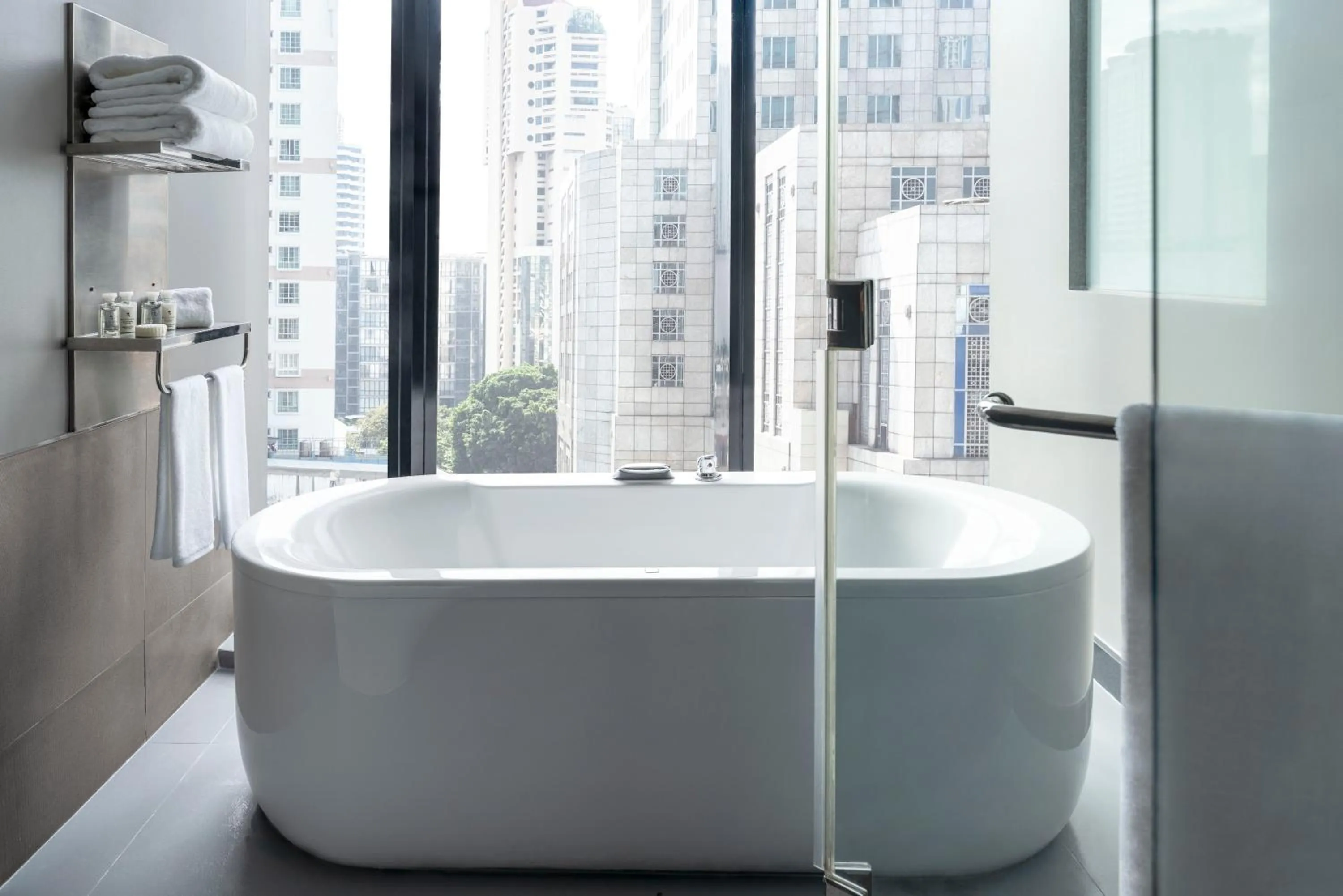 Bathroom in The Continent Hotel Sukhumvit - Asok BTS Bangkok