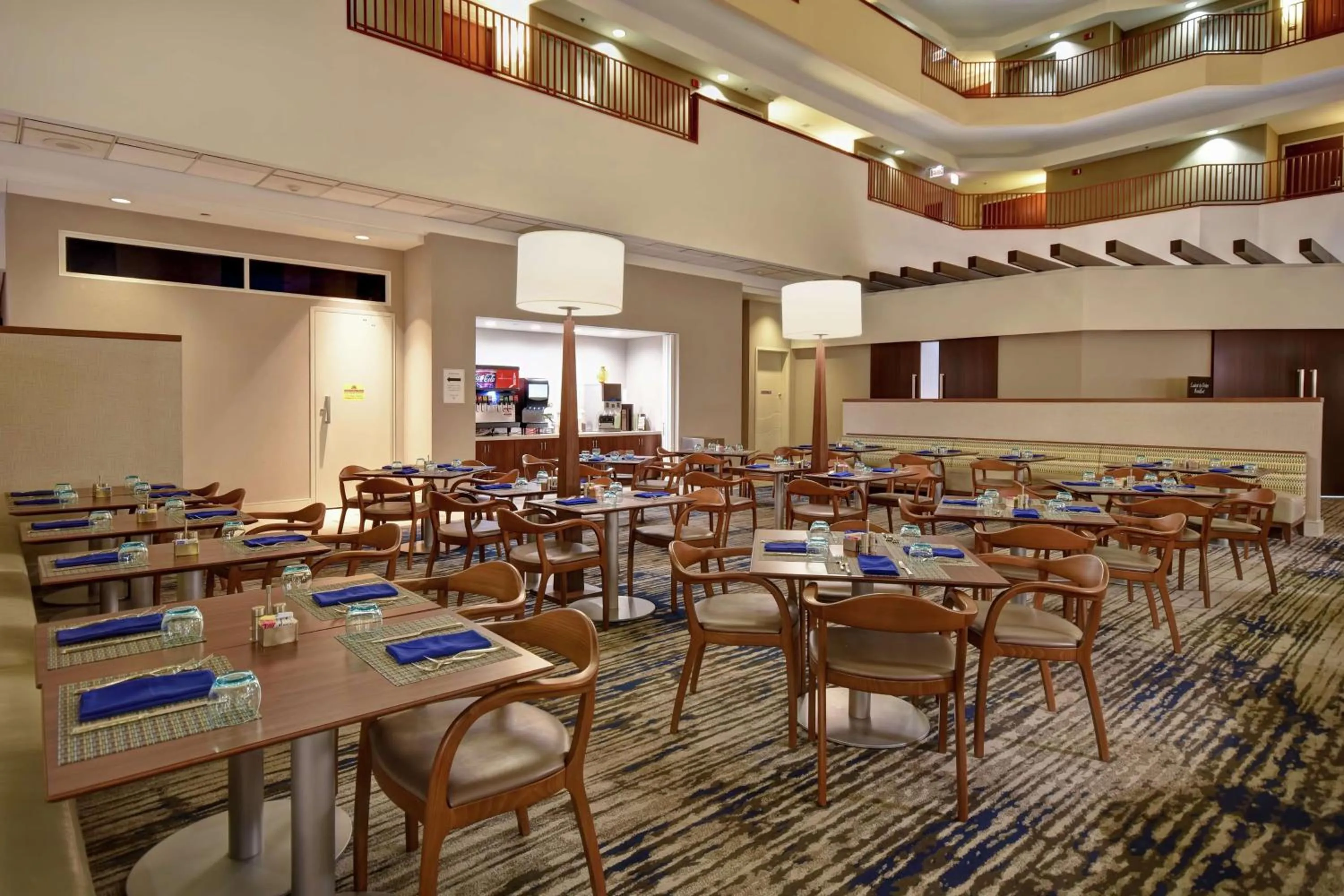 Restaurant/places to eat in Embassy Suites Charleston