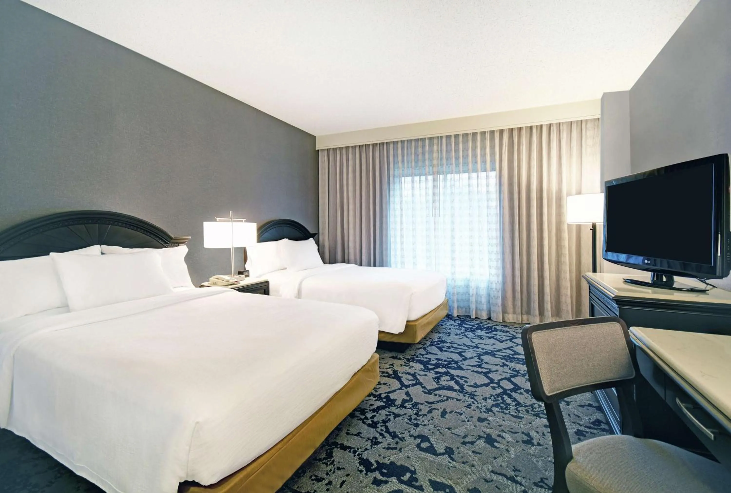 Bedroom, Bed in Embassy Suites Charleston