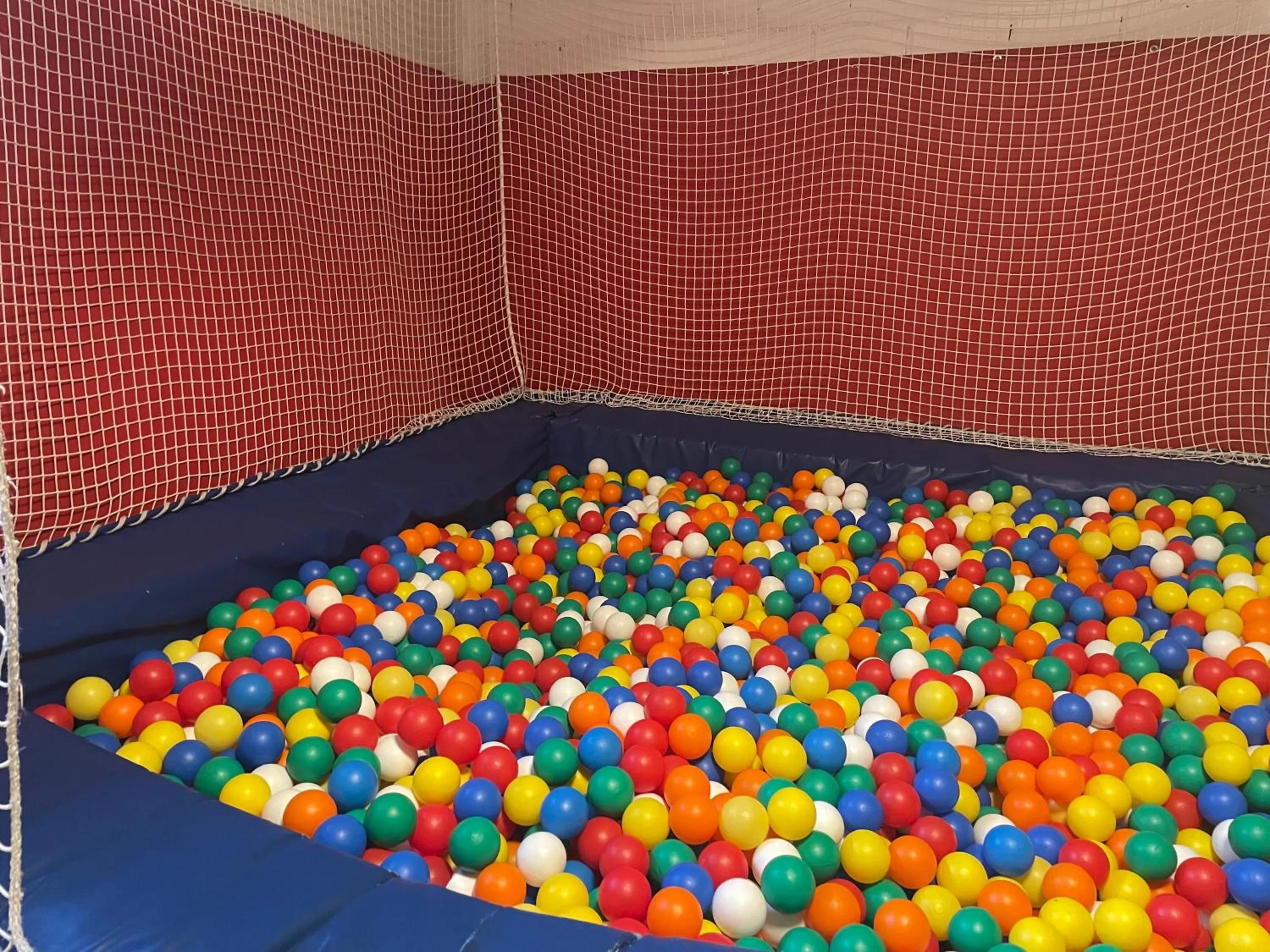 Game Room in Ferien- und Familienhotel Alpina Adelboden