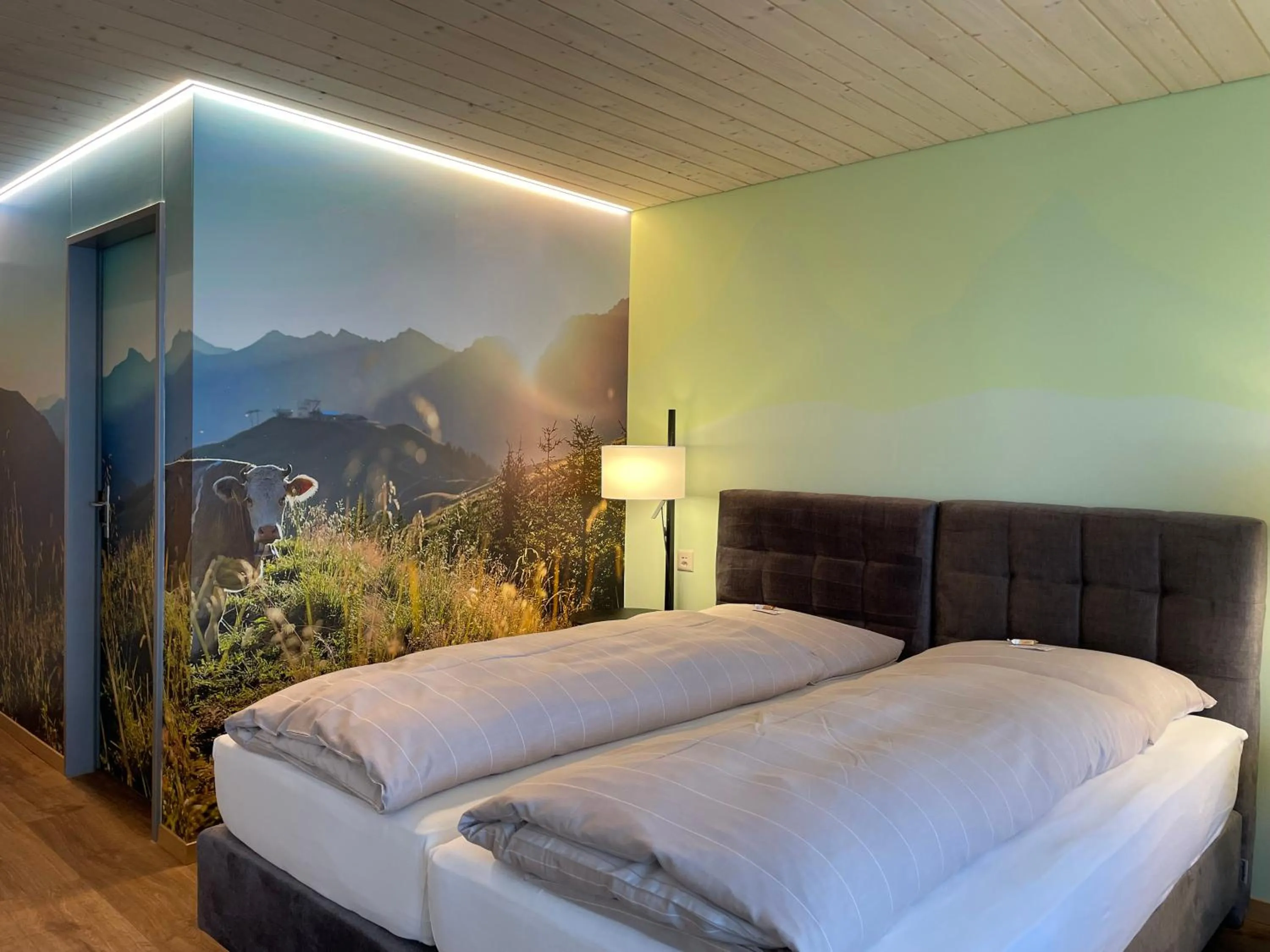 Bed in Ferien- und Familienhotel Alpina Adelboden