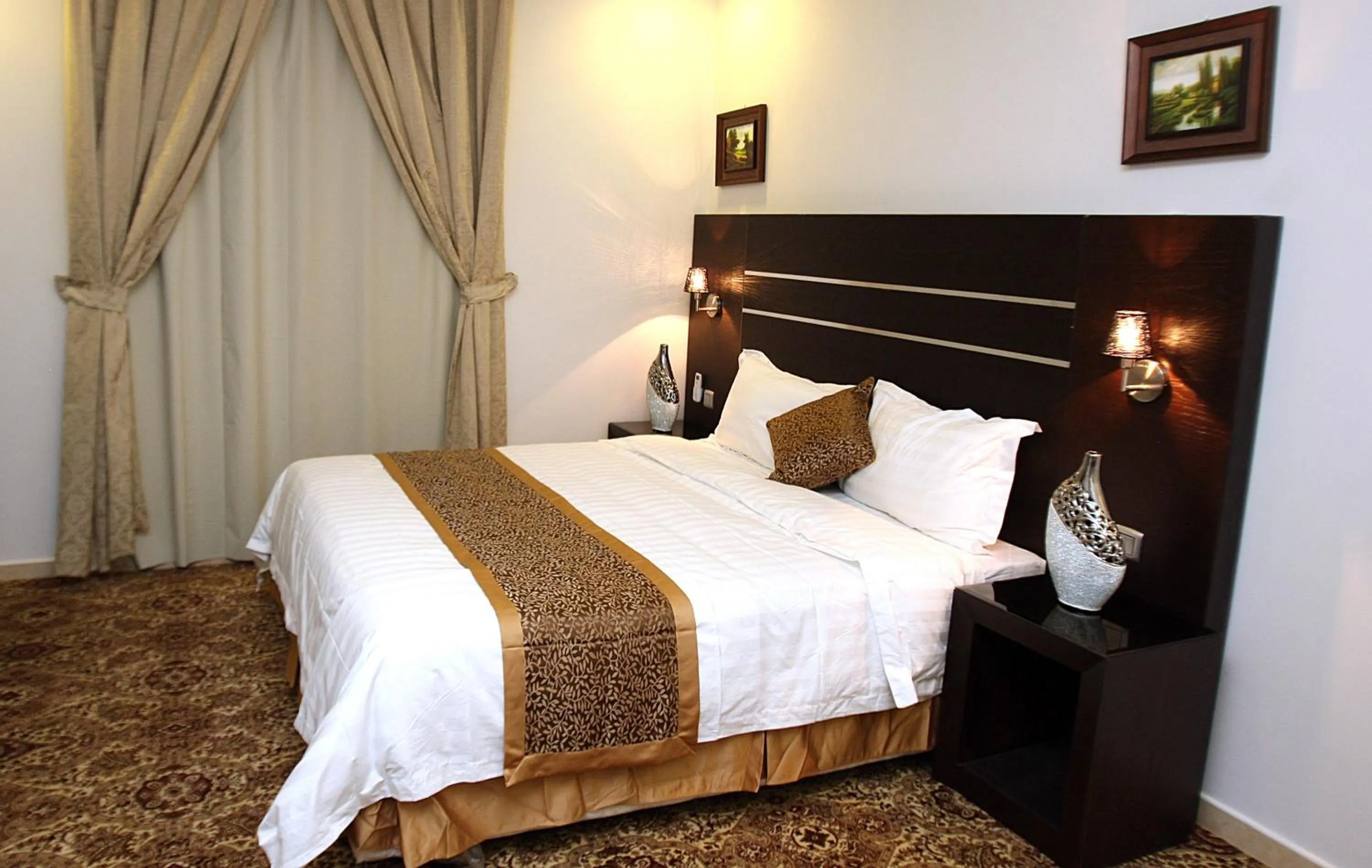 Bed in Rest Night Serviced Apartments - Al Nafal