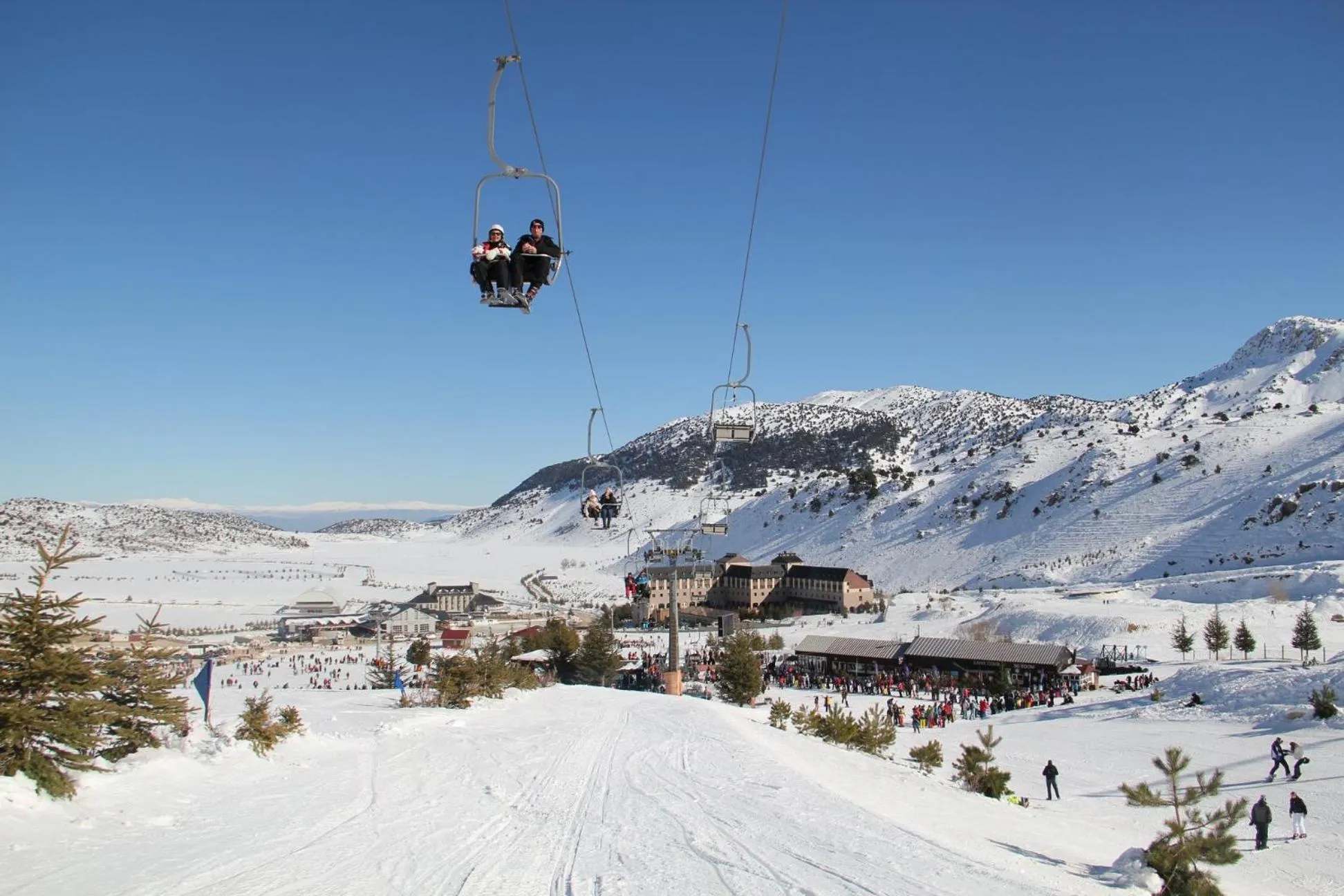 Skiing in Fulya Pension