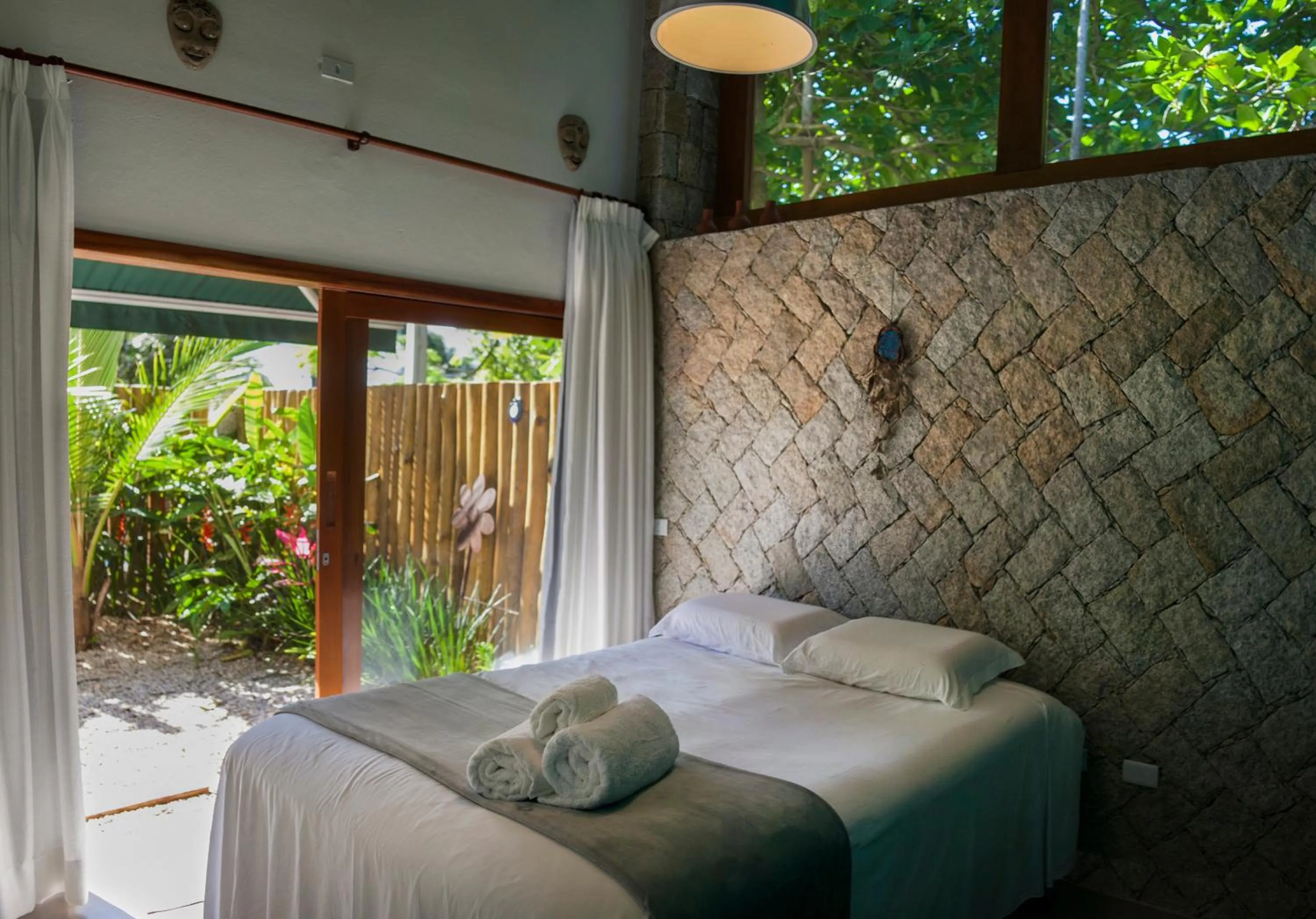 Photo of the whole room, Bed in Smart Hotel Reserva Ilhabela